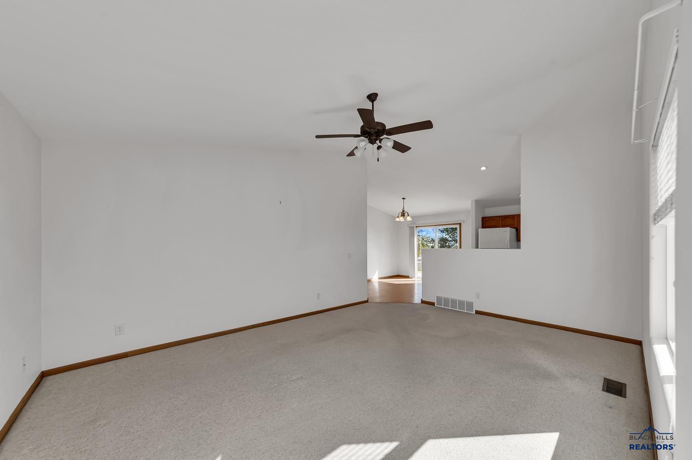 2546 SMITH AVE