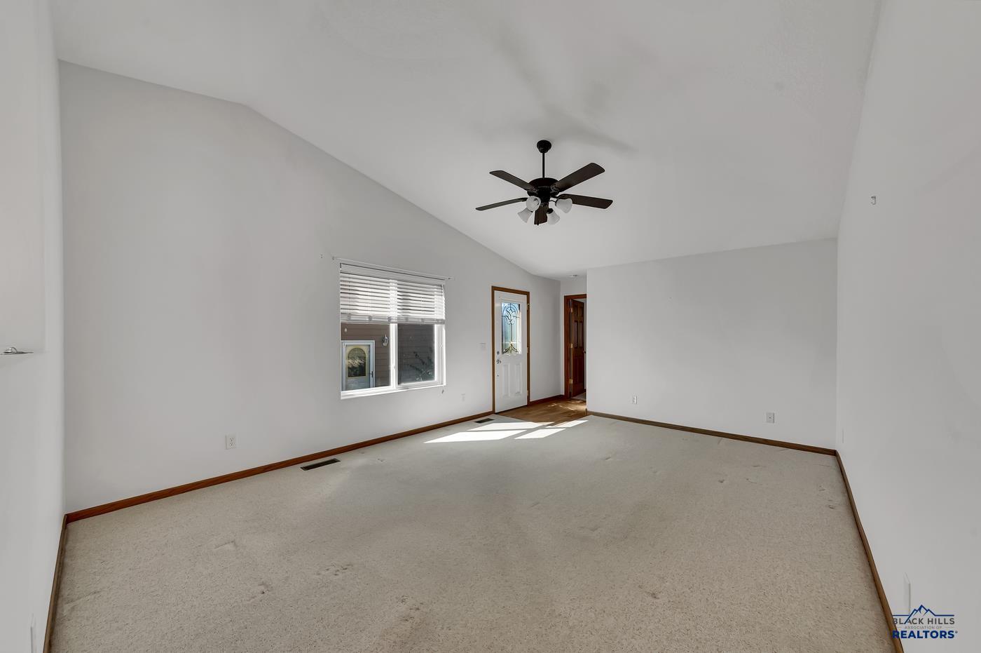 2546 SMITH AVE