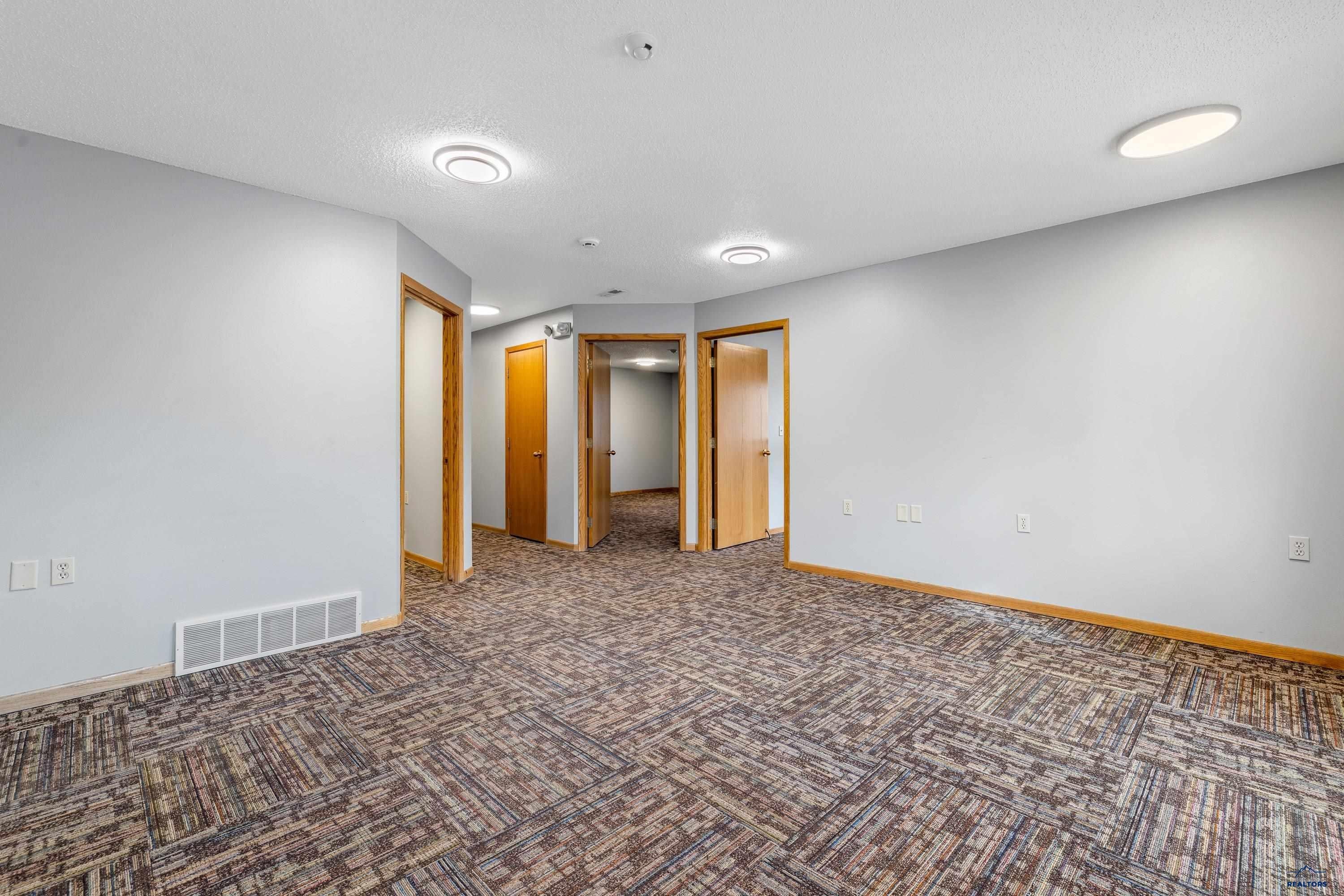 4404 UNIVERSAL DR.