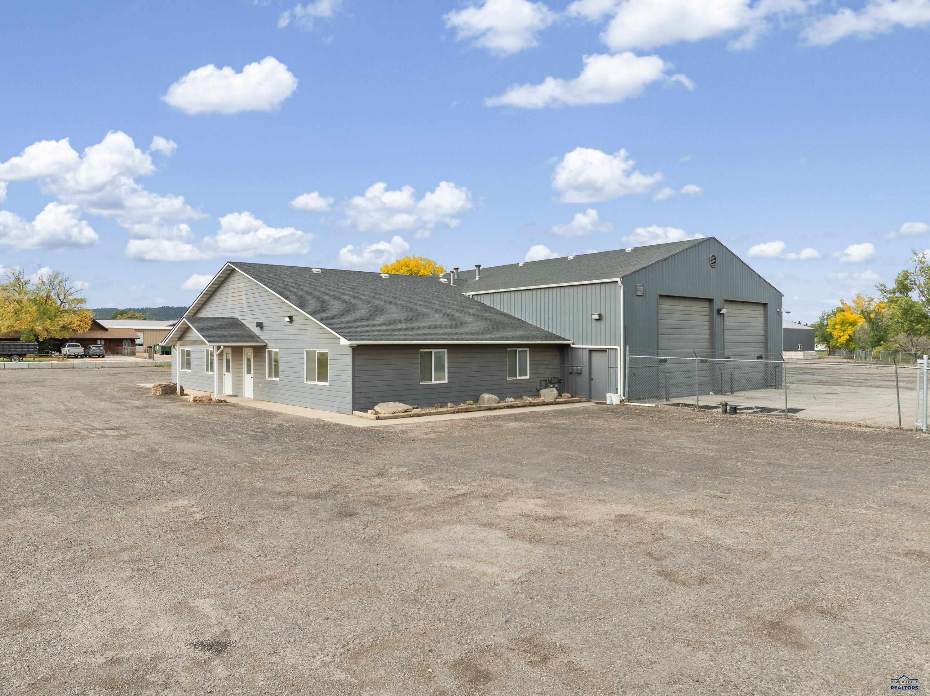 4404 UNIVERSAL DR.