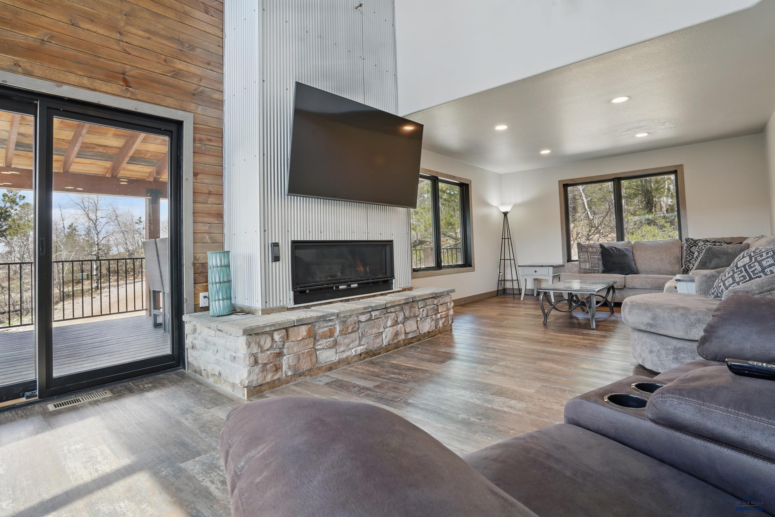 21230 LAST CHANCE TRAIL