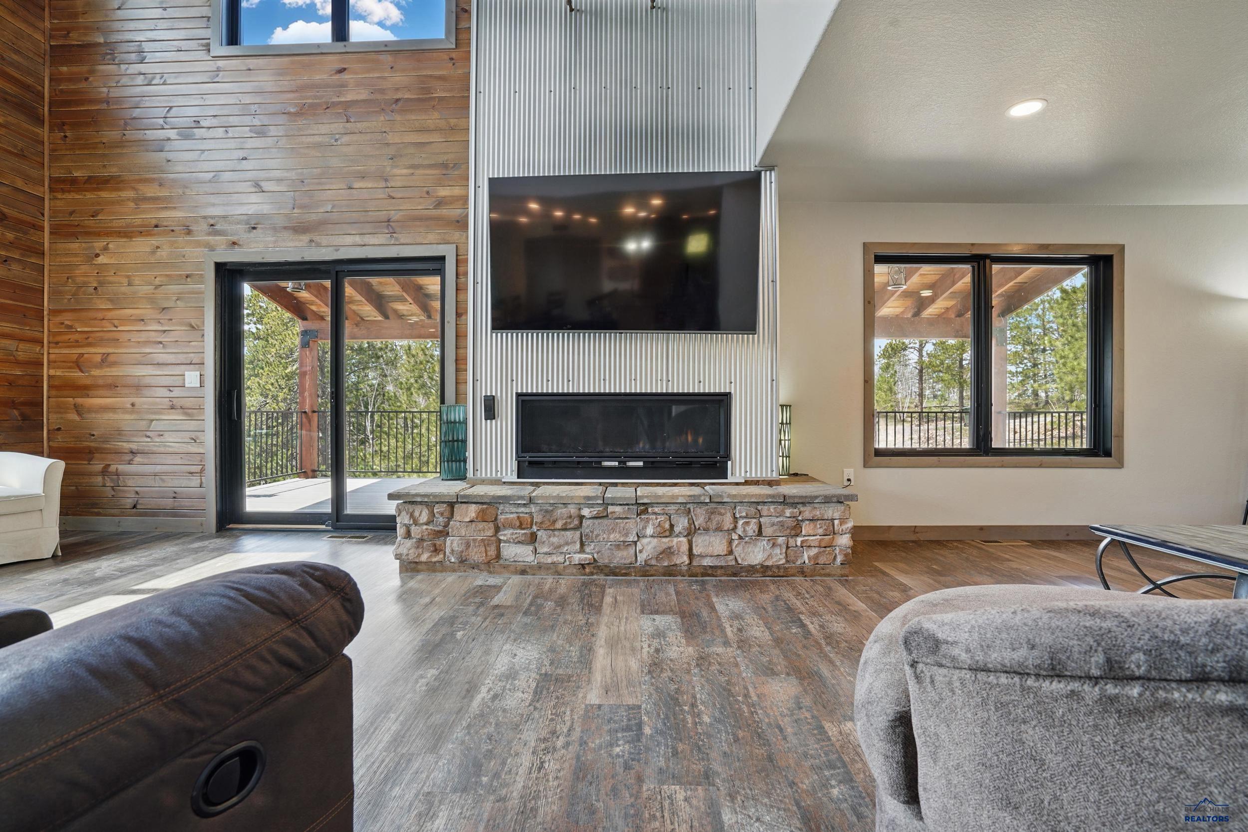 21230 LAST CHANCE TRAIL