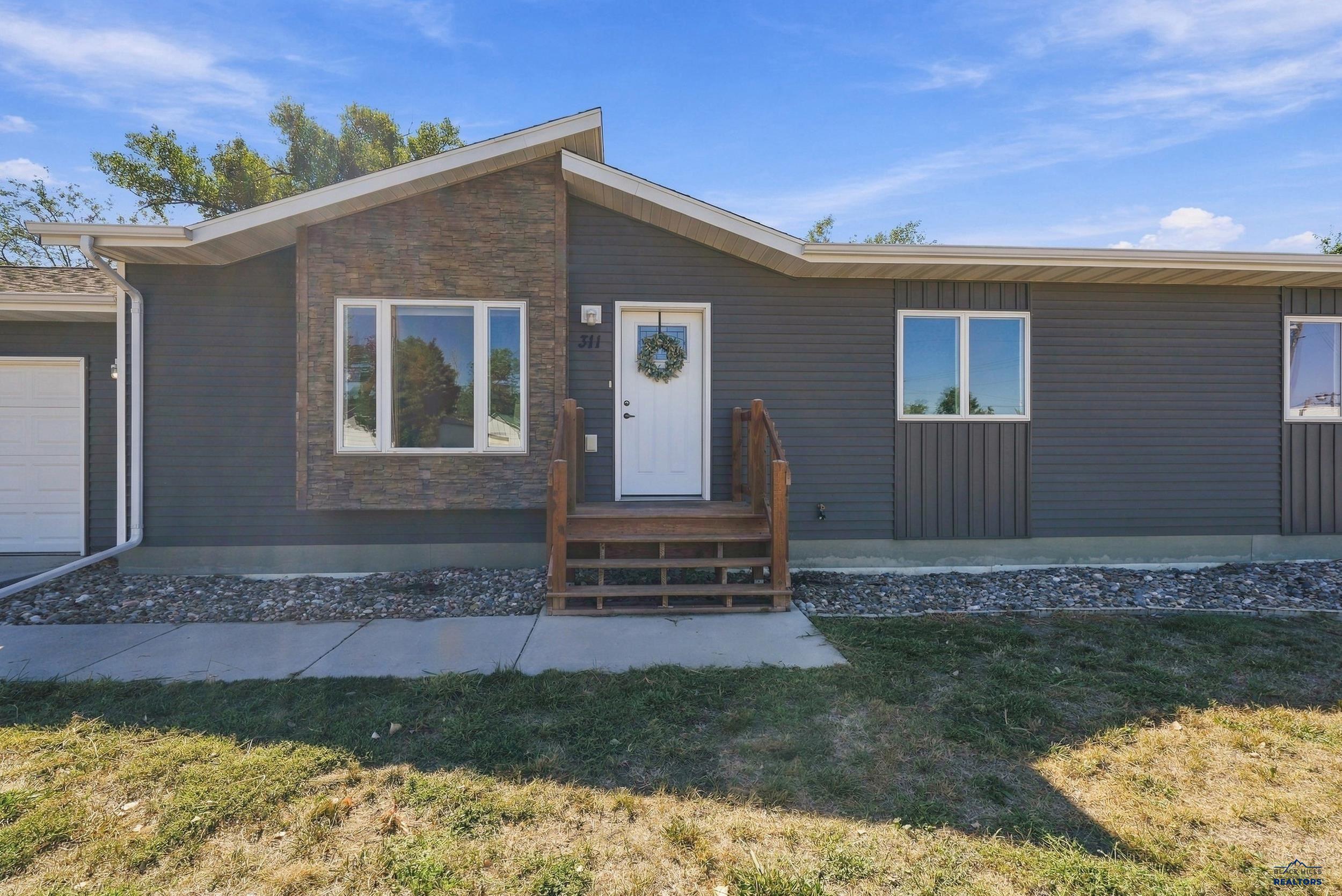 311 4TH AVE