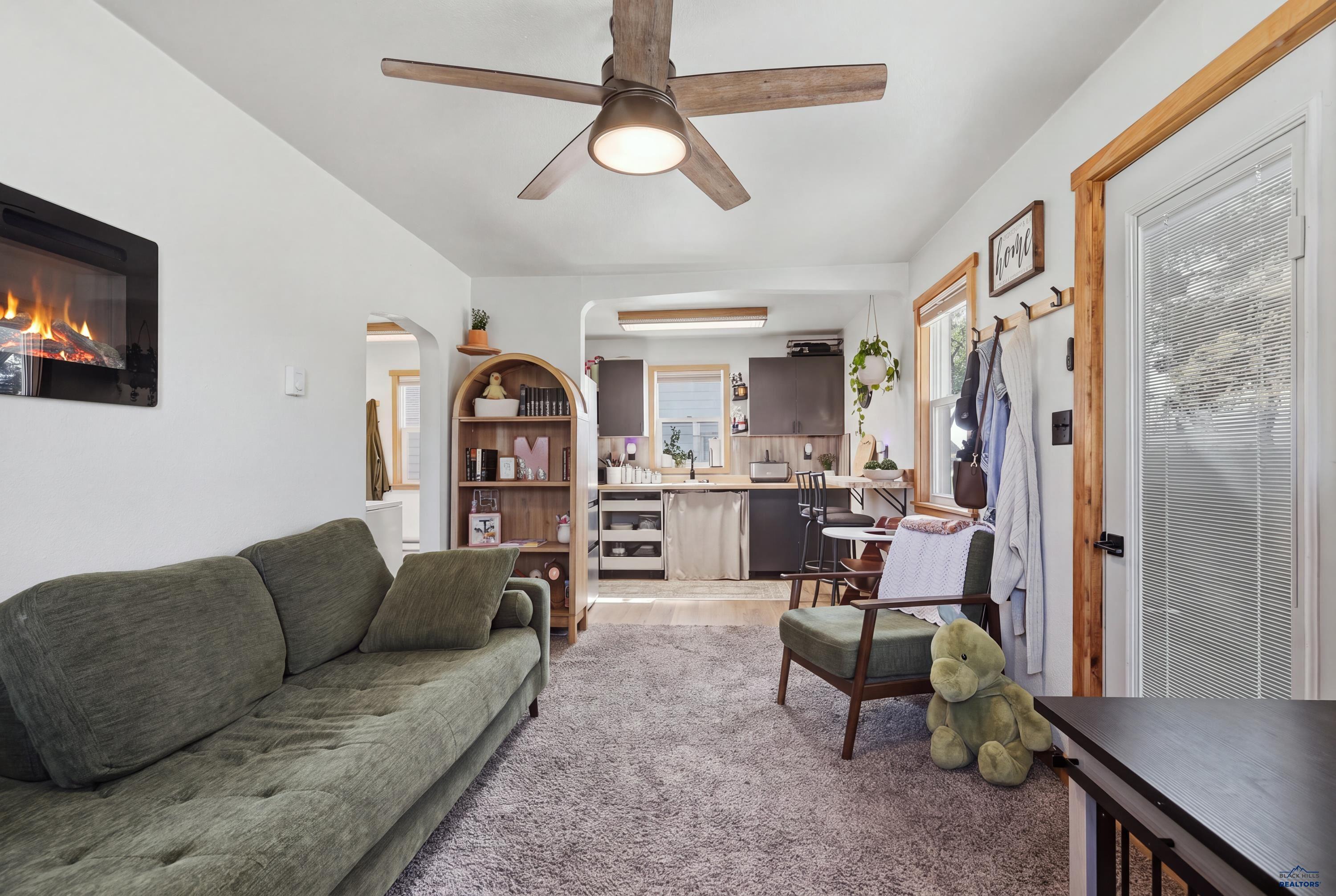 824 HOLCOMB AVE
