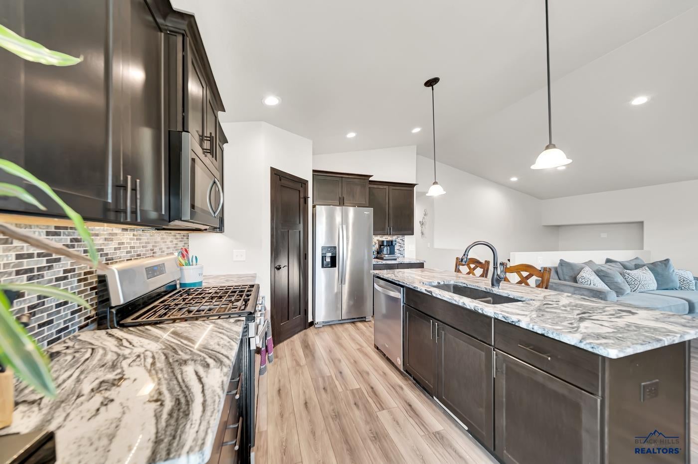 1024 SHAPE CT