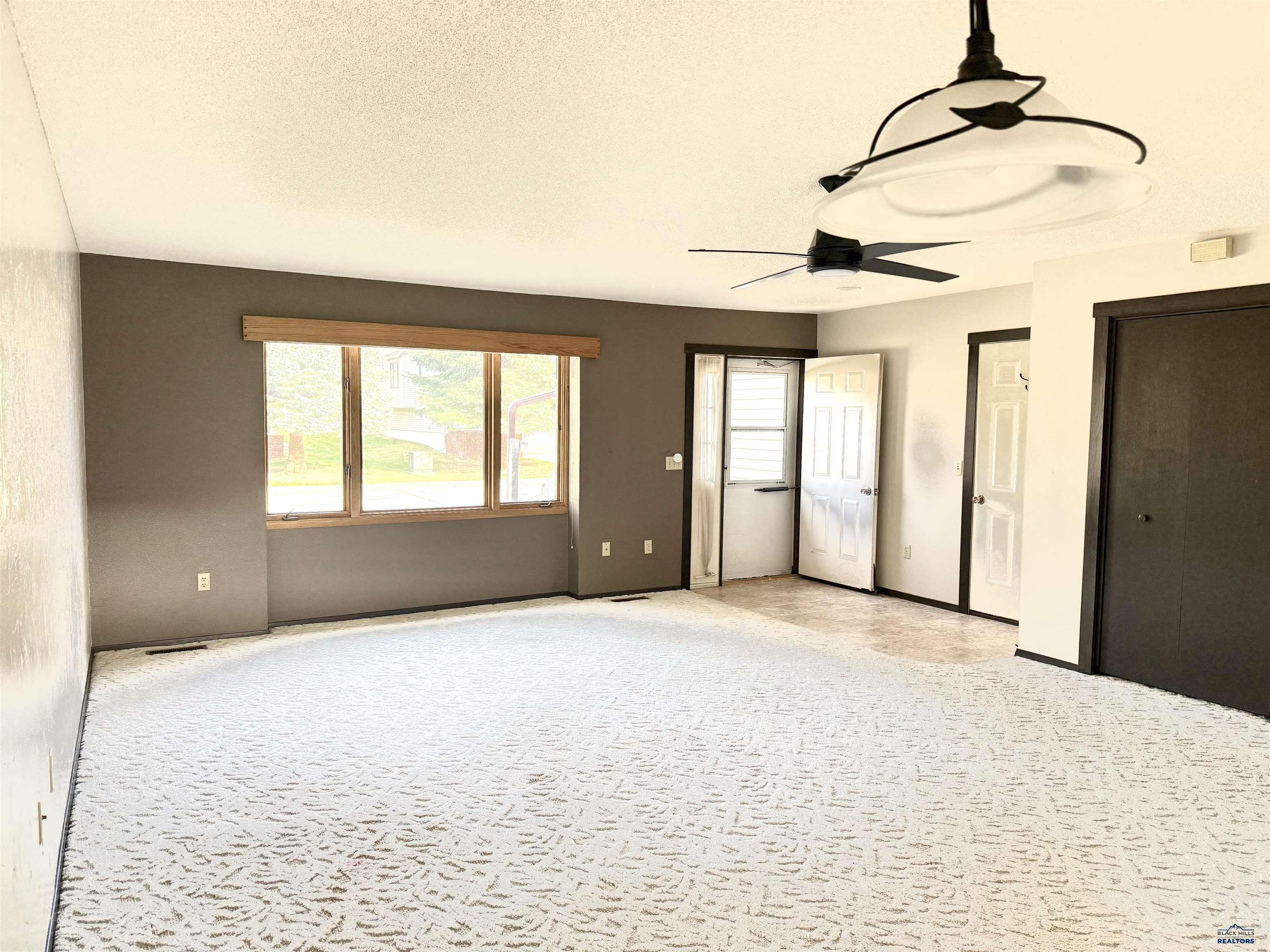 1425 LOOKOUT VALLEY CT