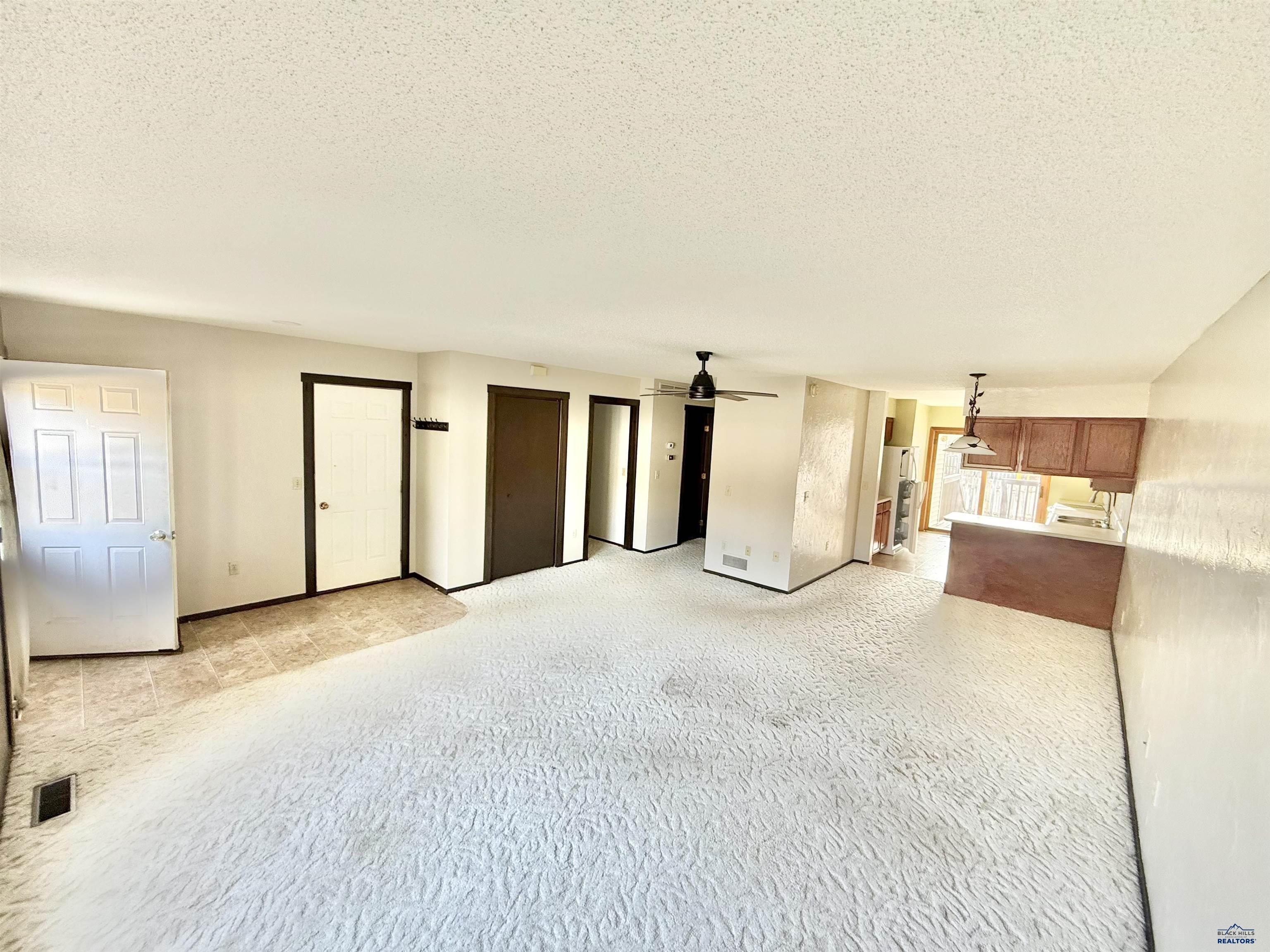 1425 LOOKOUT VALLEY CT