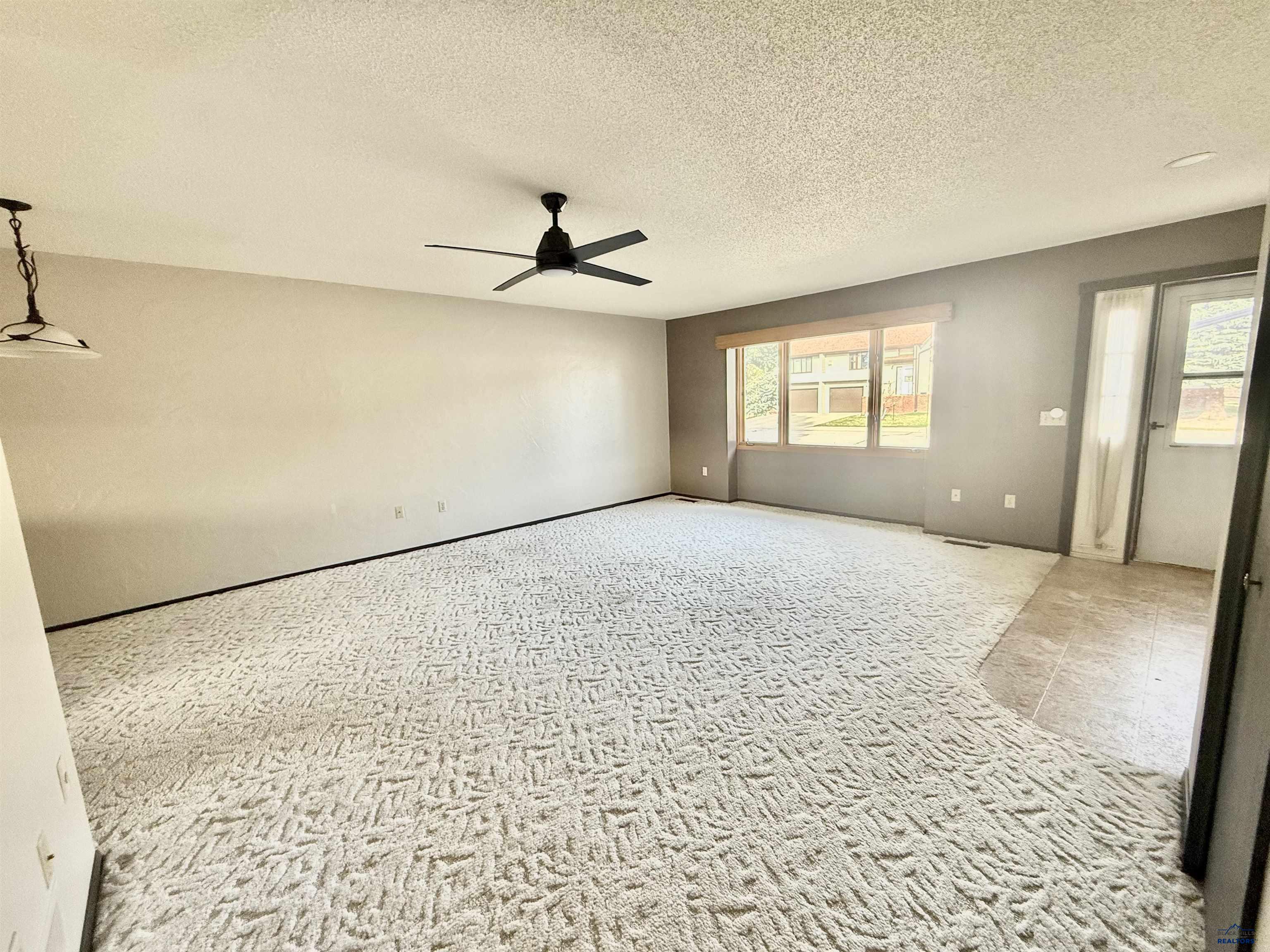 1425 LOOKOUT VALLEY CT