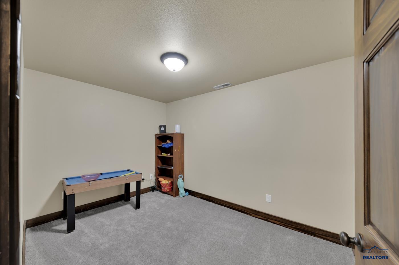 Sturgis, South Dakota, 57785, United States, ,3 BathroomsBathrooms,Residential,Active,1741164