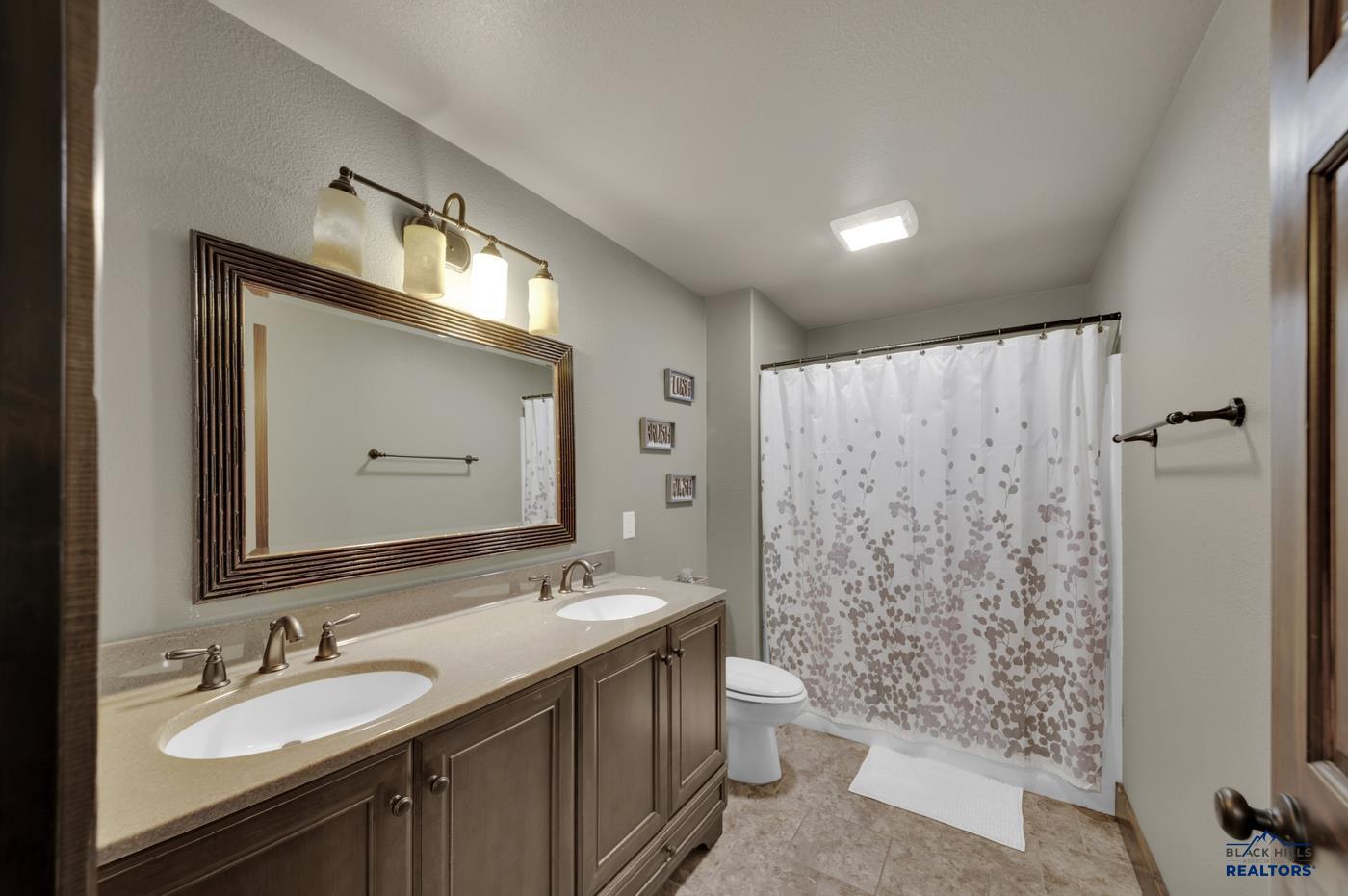 Sturgis, South Dakota, 57785, United States, ,3 BathroomsBathrooms,Residential,Active,1741164