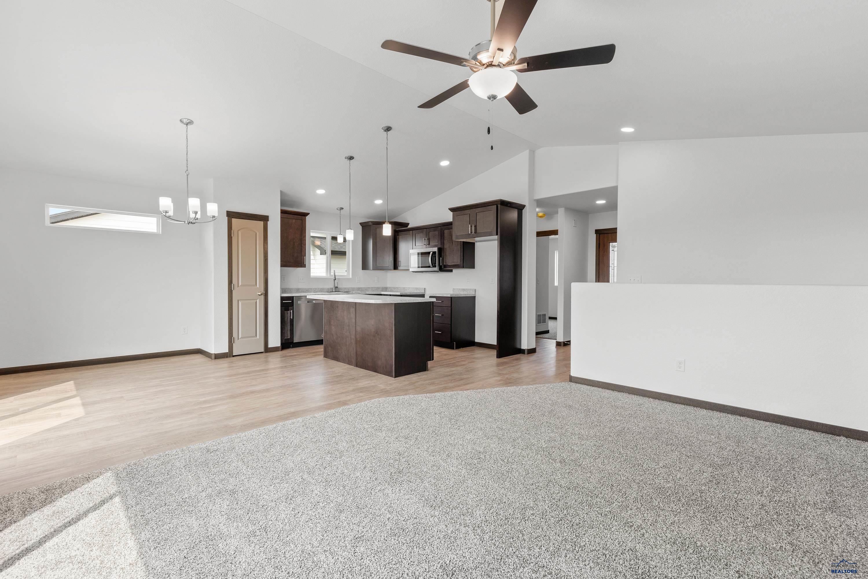 608 BULL RUN DR