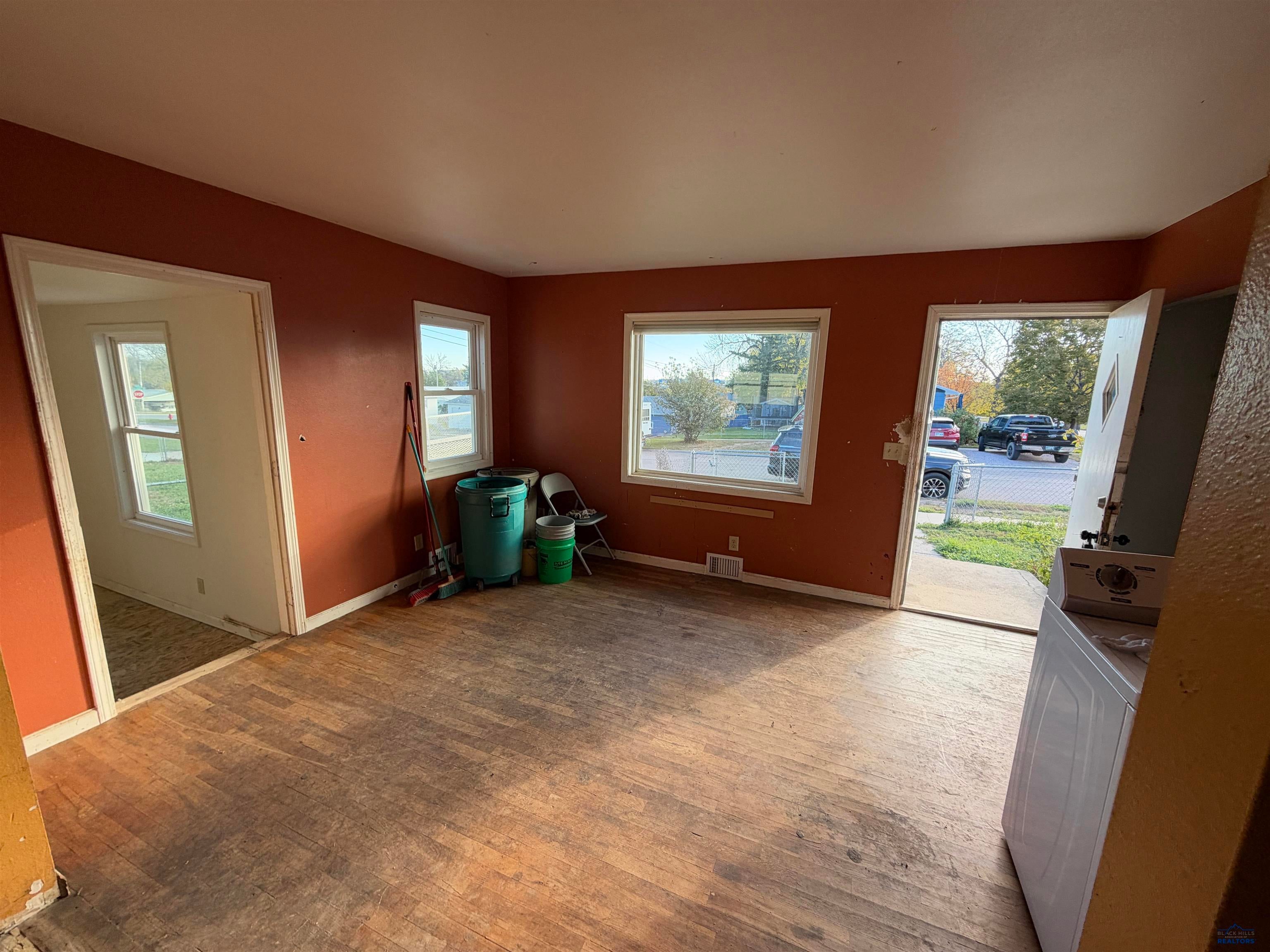 136 E NOWLIN