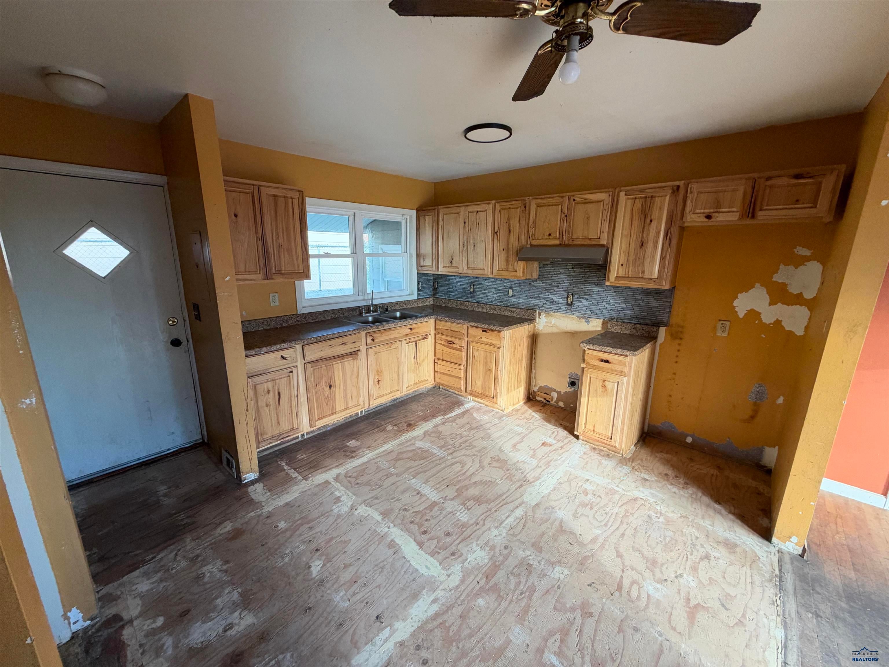 136 E NOWLIN