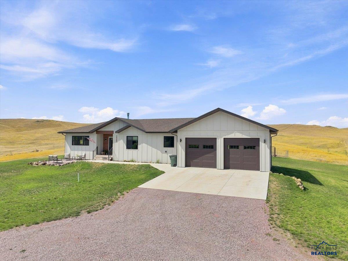 19195 Black Oak Ln
