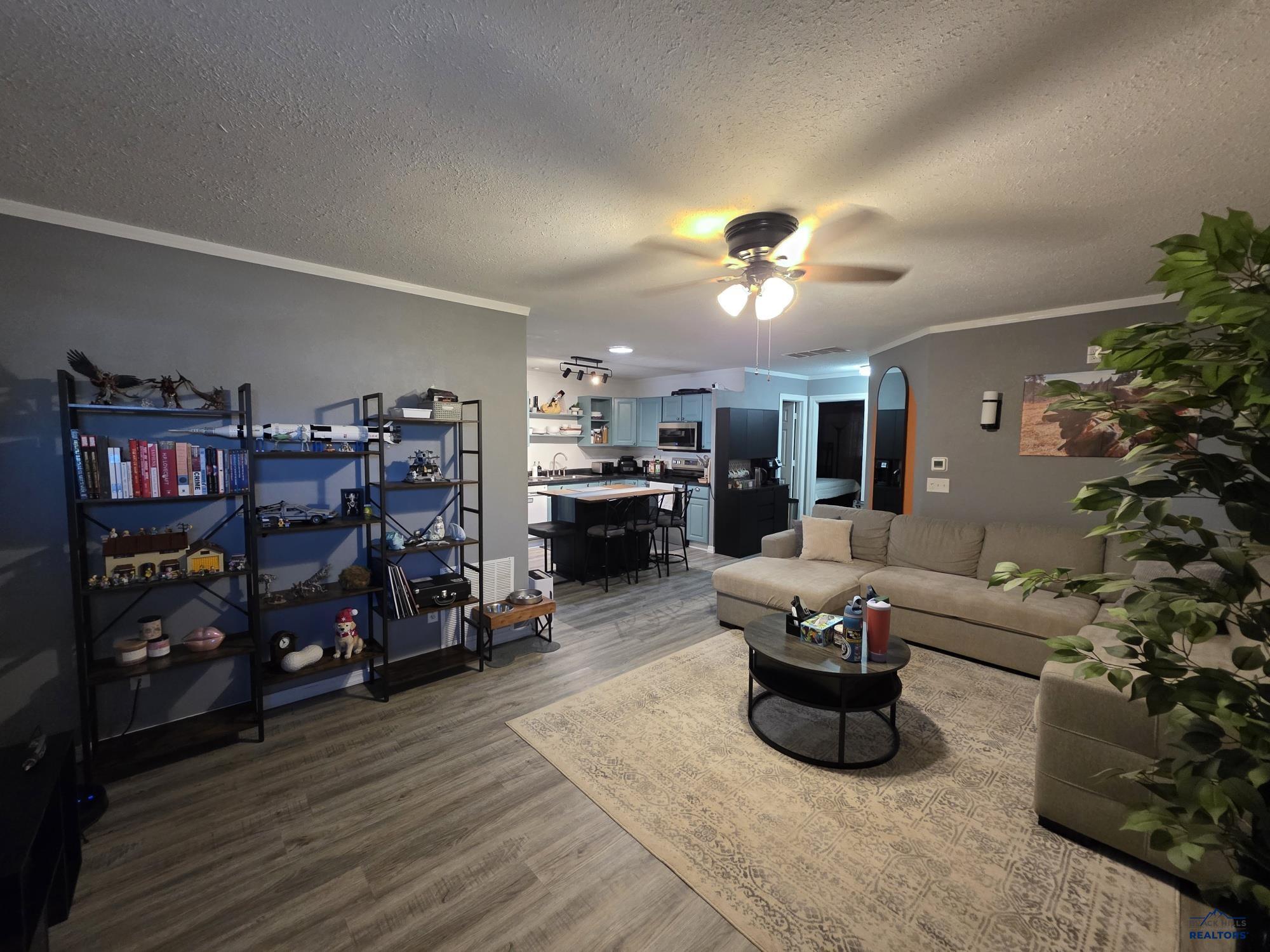2819 WILLOW AVE