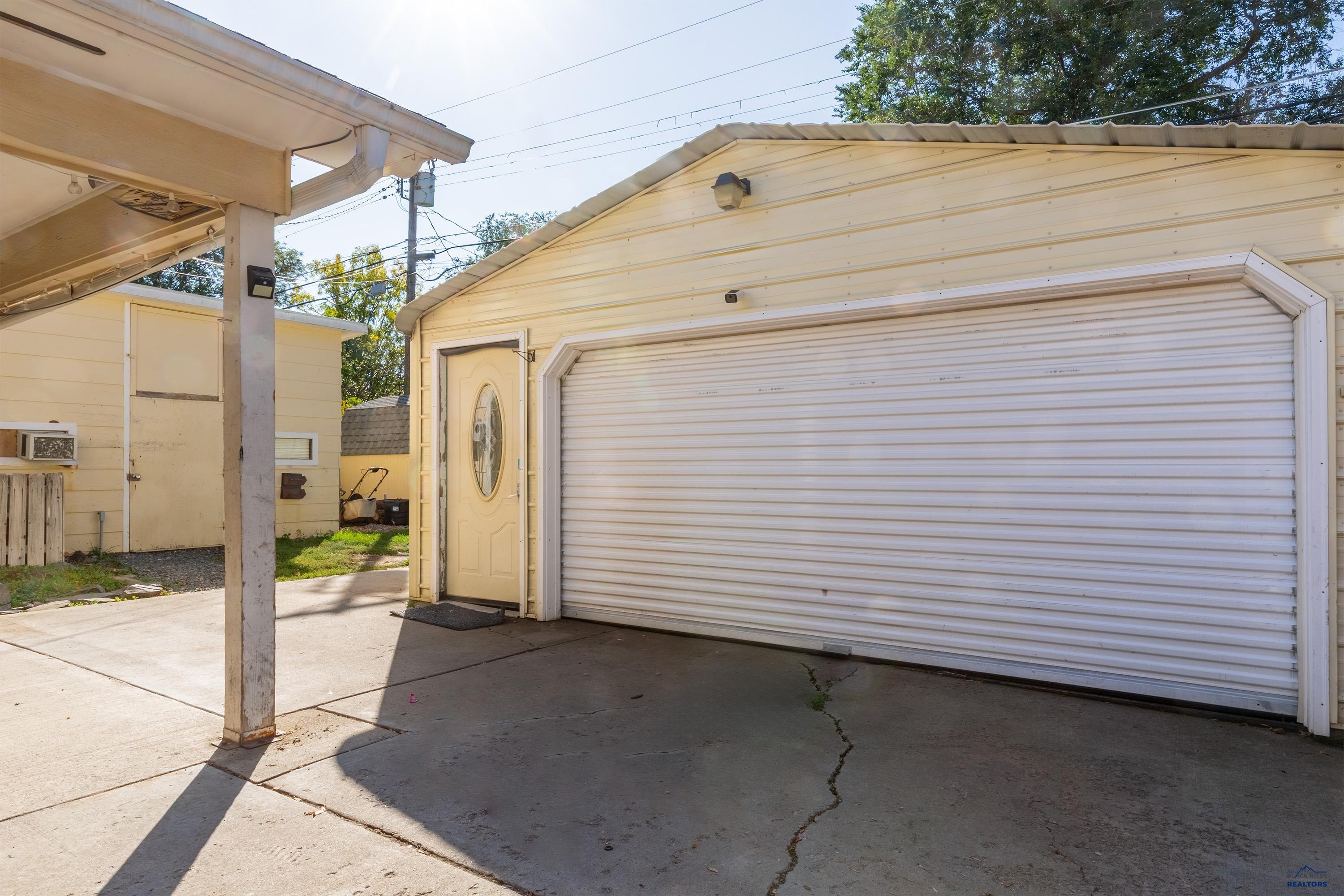 805 E INDIANA