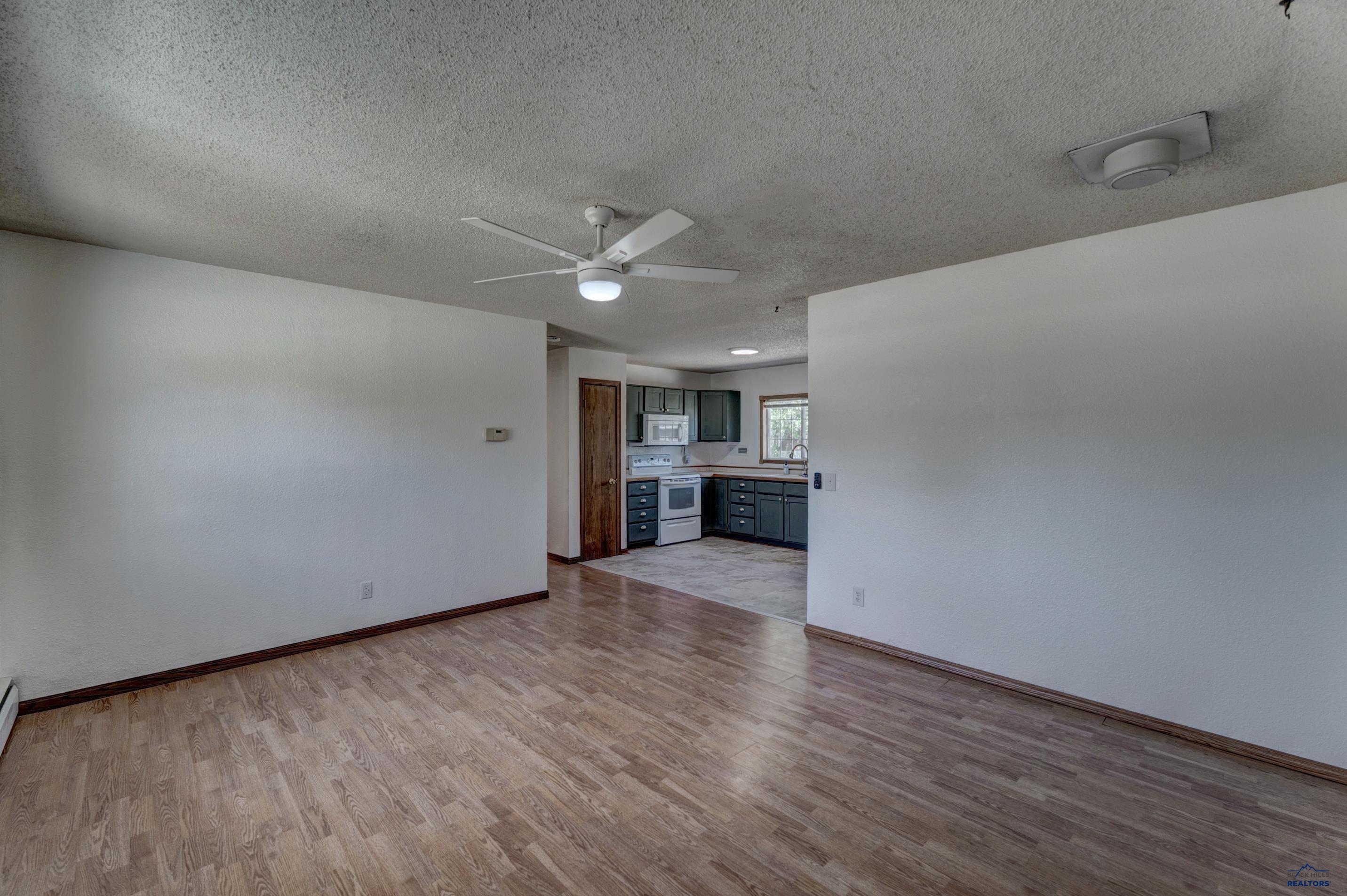 142 E MONTANA