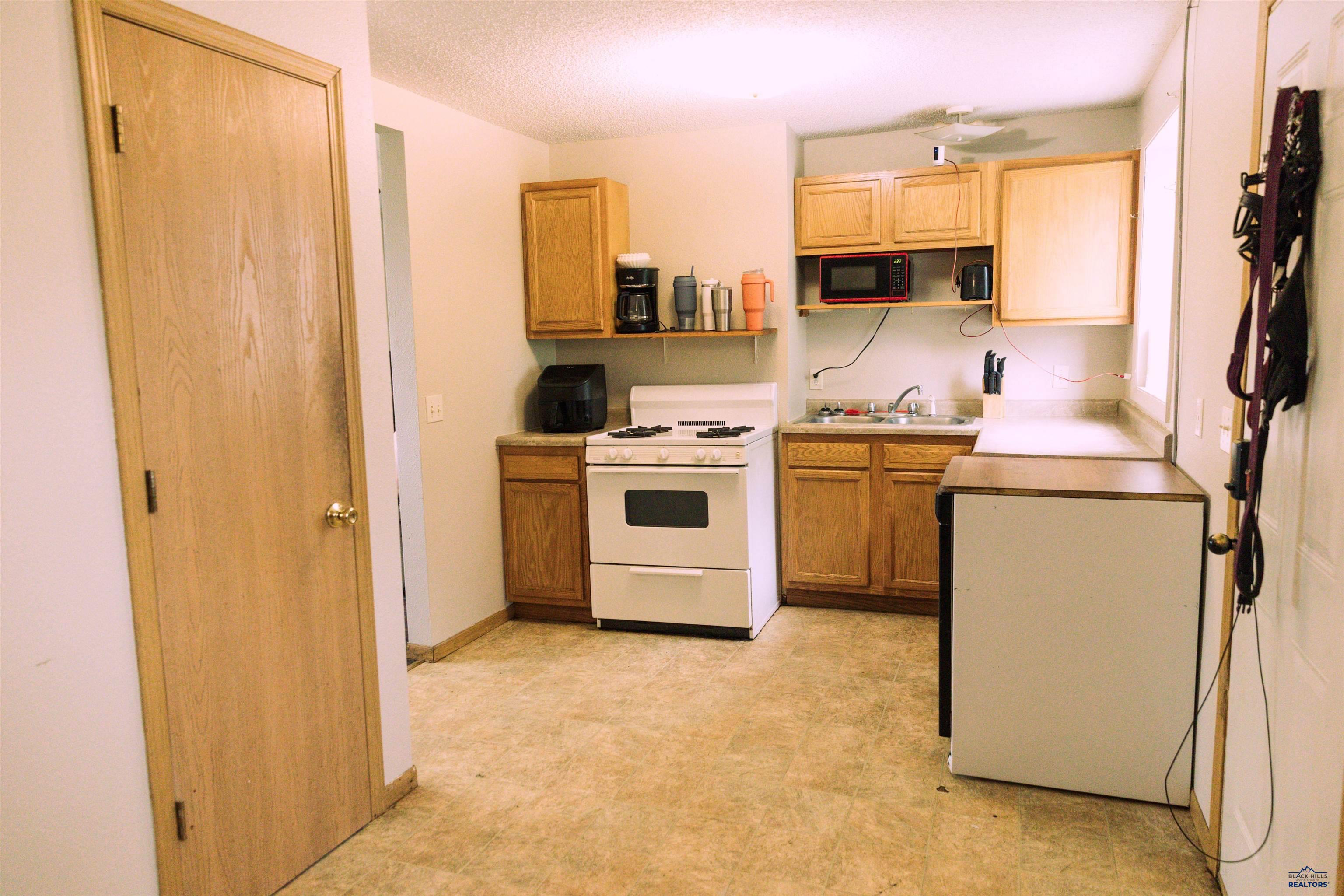 Rapid City, South Dakota 57701, United States, 2 Bedrooms Bedrooms, ,1 BathroomBathrooms,Residential,Active,184260