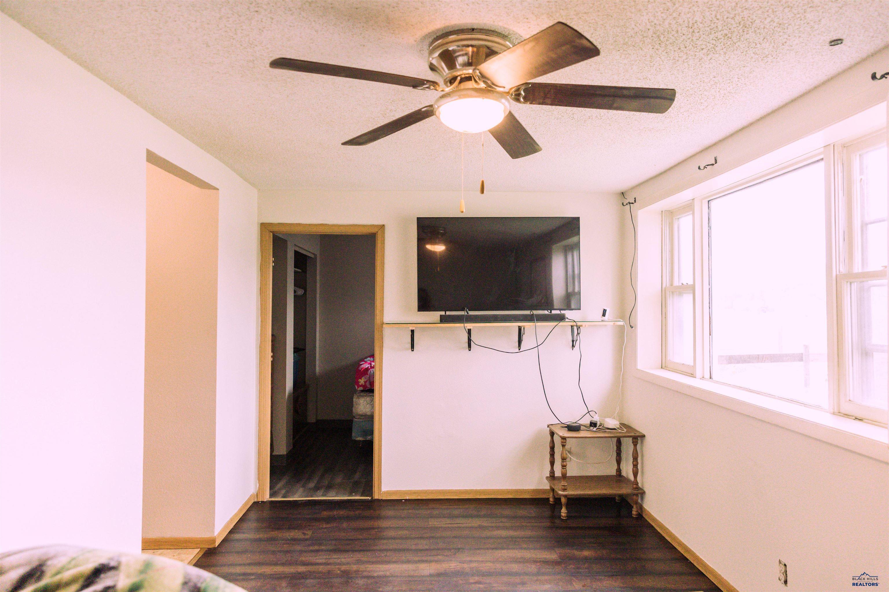 Rapid City, South Dakota 57701, United States, 2 Bedrooms Bedrooms, ,1 BathroomBathrooms,Residential,Active,184260
