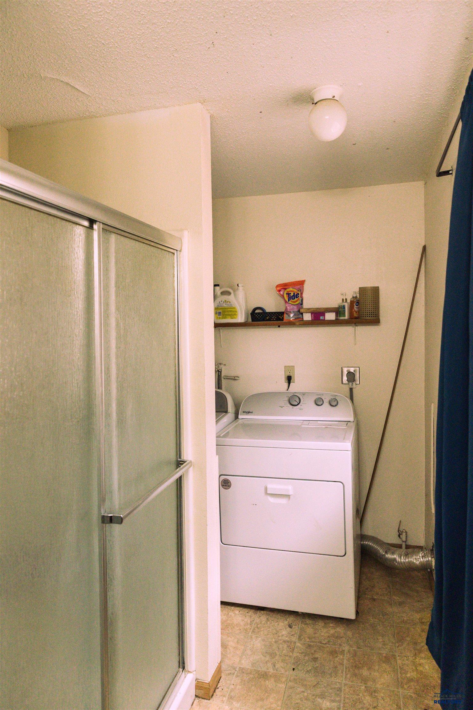 Rapid City, South Dakota 57701, United States, 2 Bedrooms Bedrooms, ,1 BathroomBathrooms,Residential,Active,184260