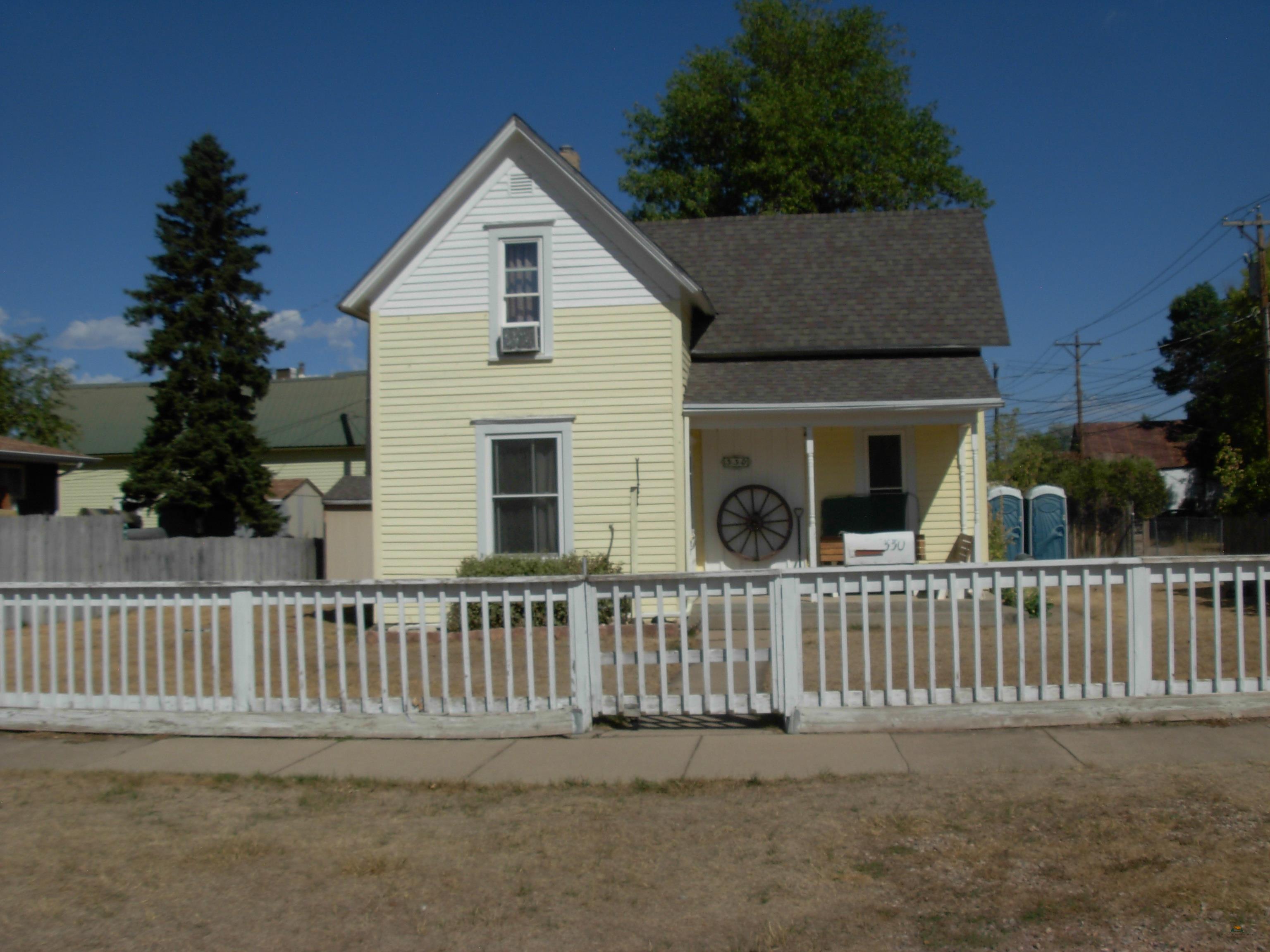 330 W LINCOLN