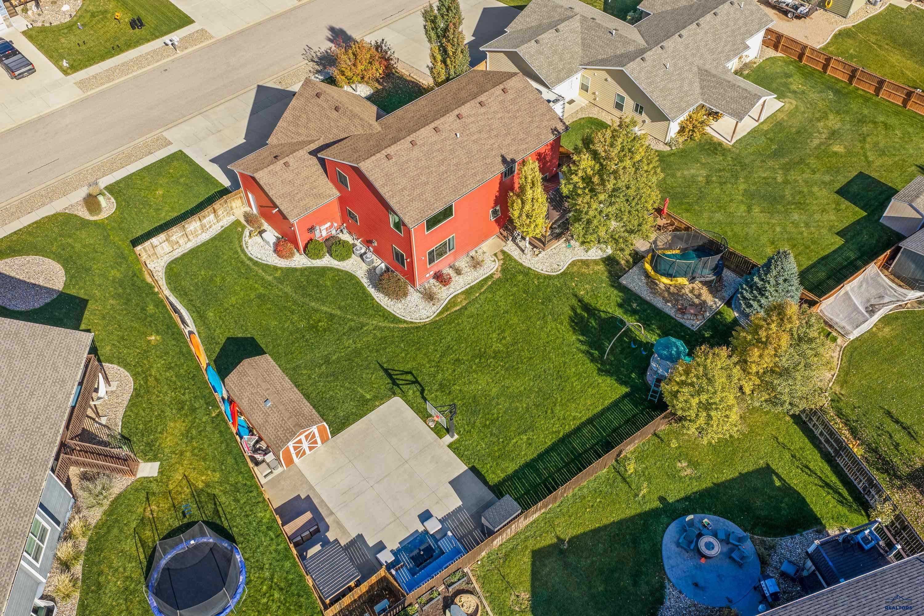 7400 CASTLEWOOD DR