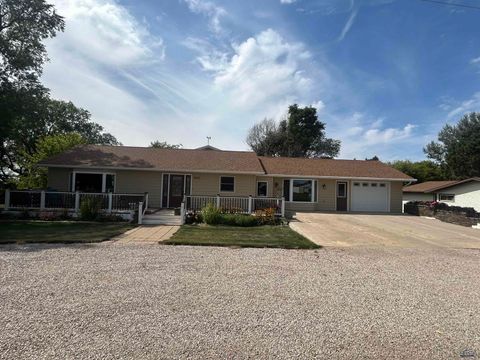 605 W 1ST AVE Bison SD 57620
