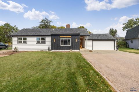 2734 EDEN LN Rapid City SD 57703