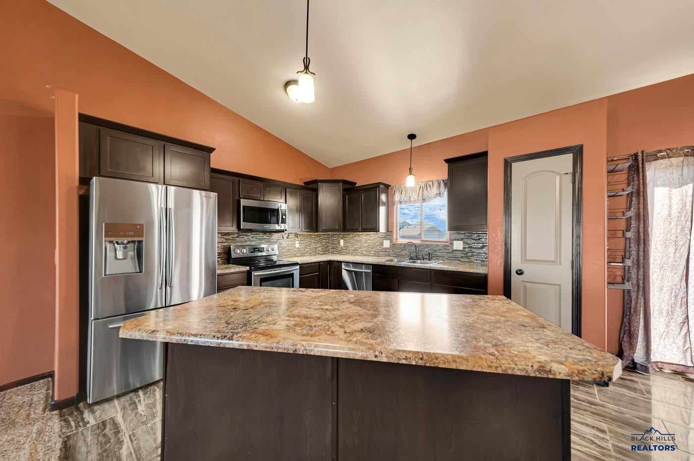 483 SOVEREIGNTY LN