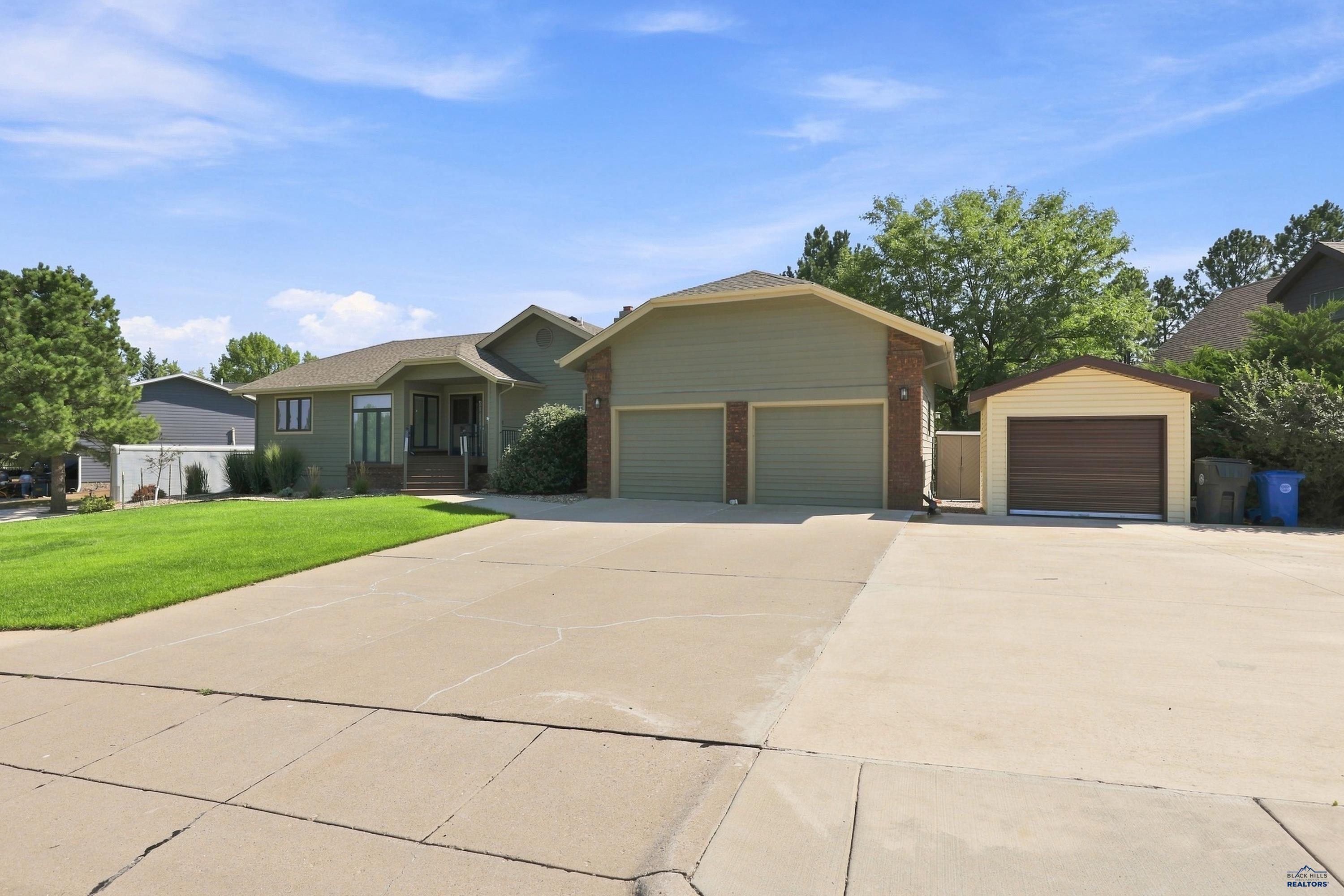3302 HOGAN CT