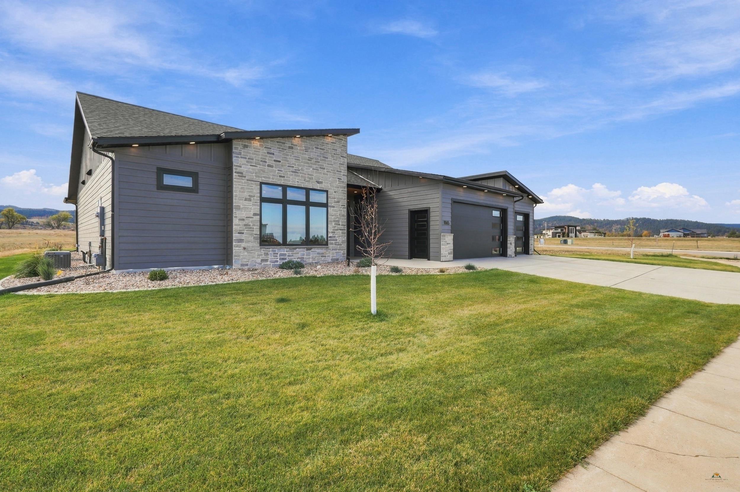 1565 BLUE SAGE RD