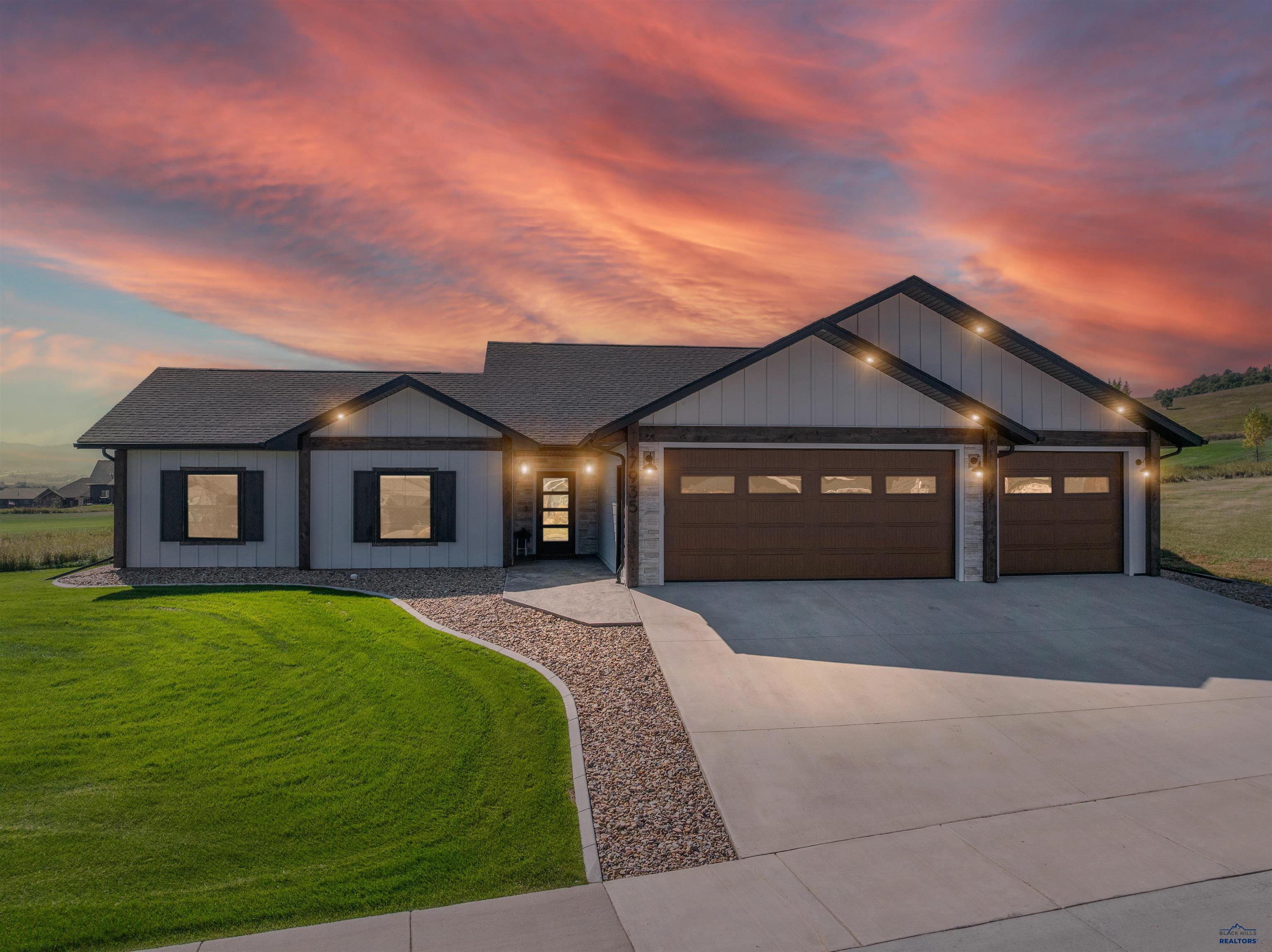 7935 BROOKS LOOP