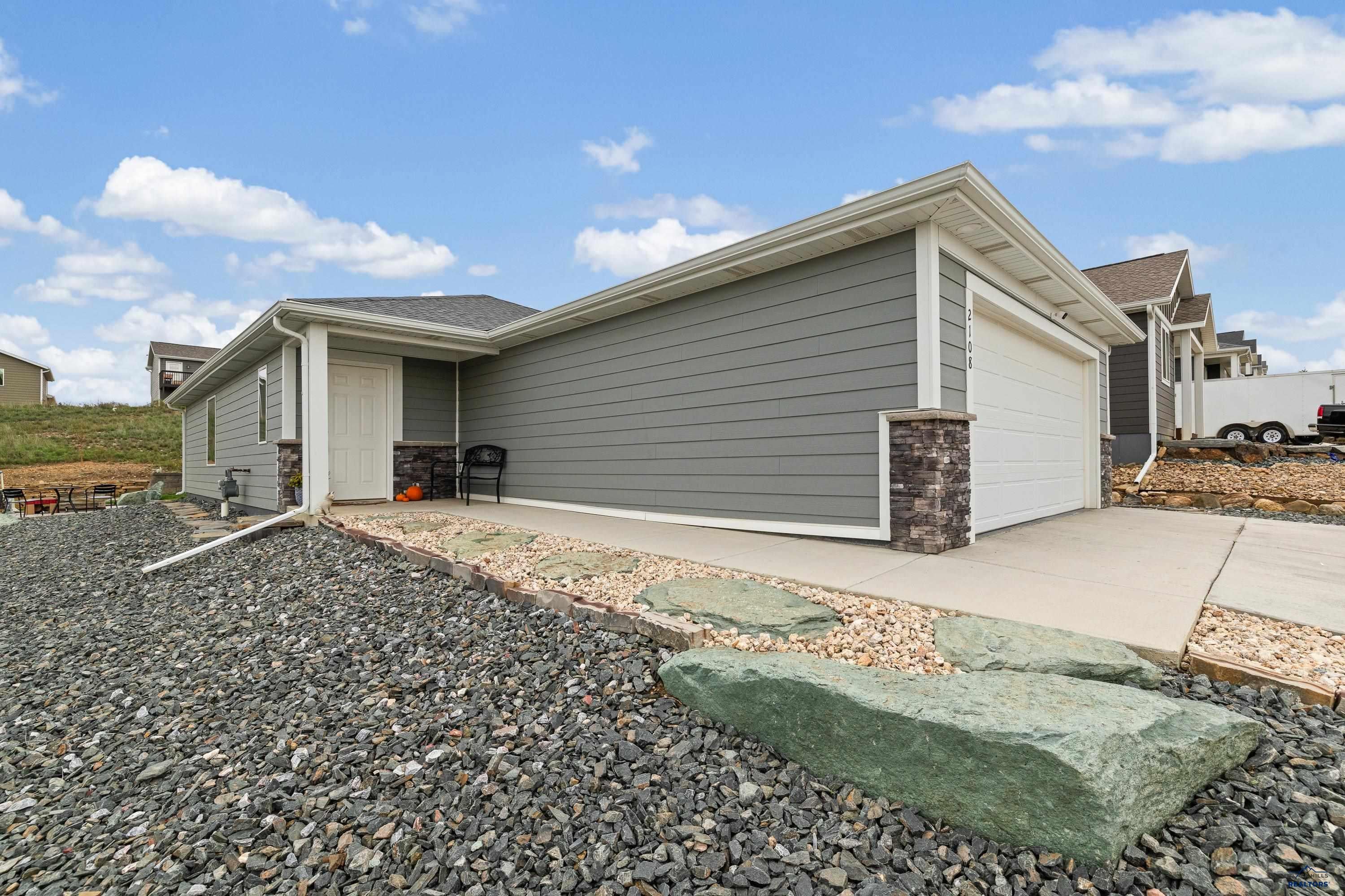 2108 NOAH ST