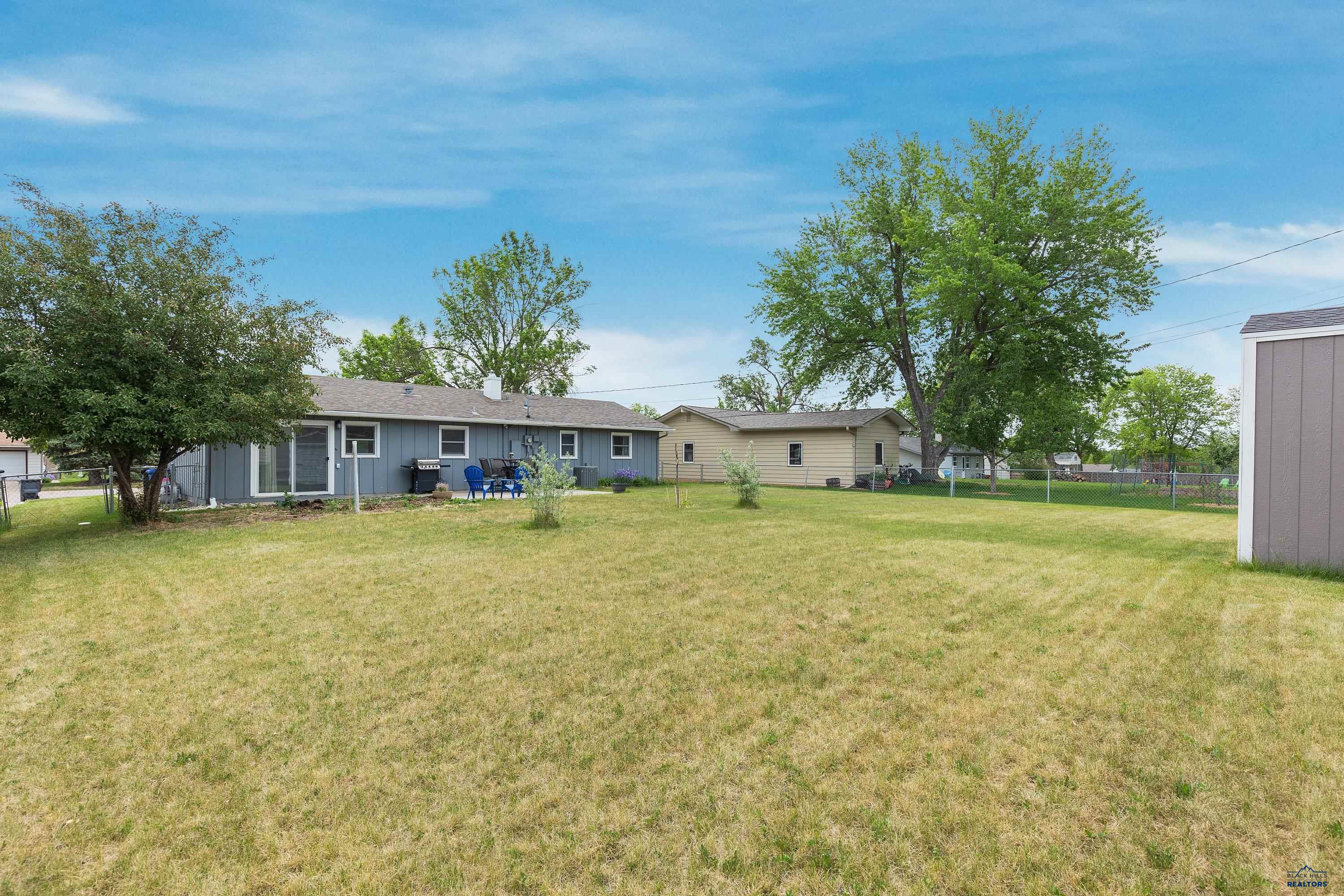 2727 OAK AVE