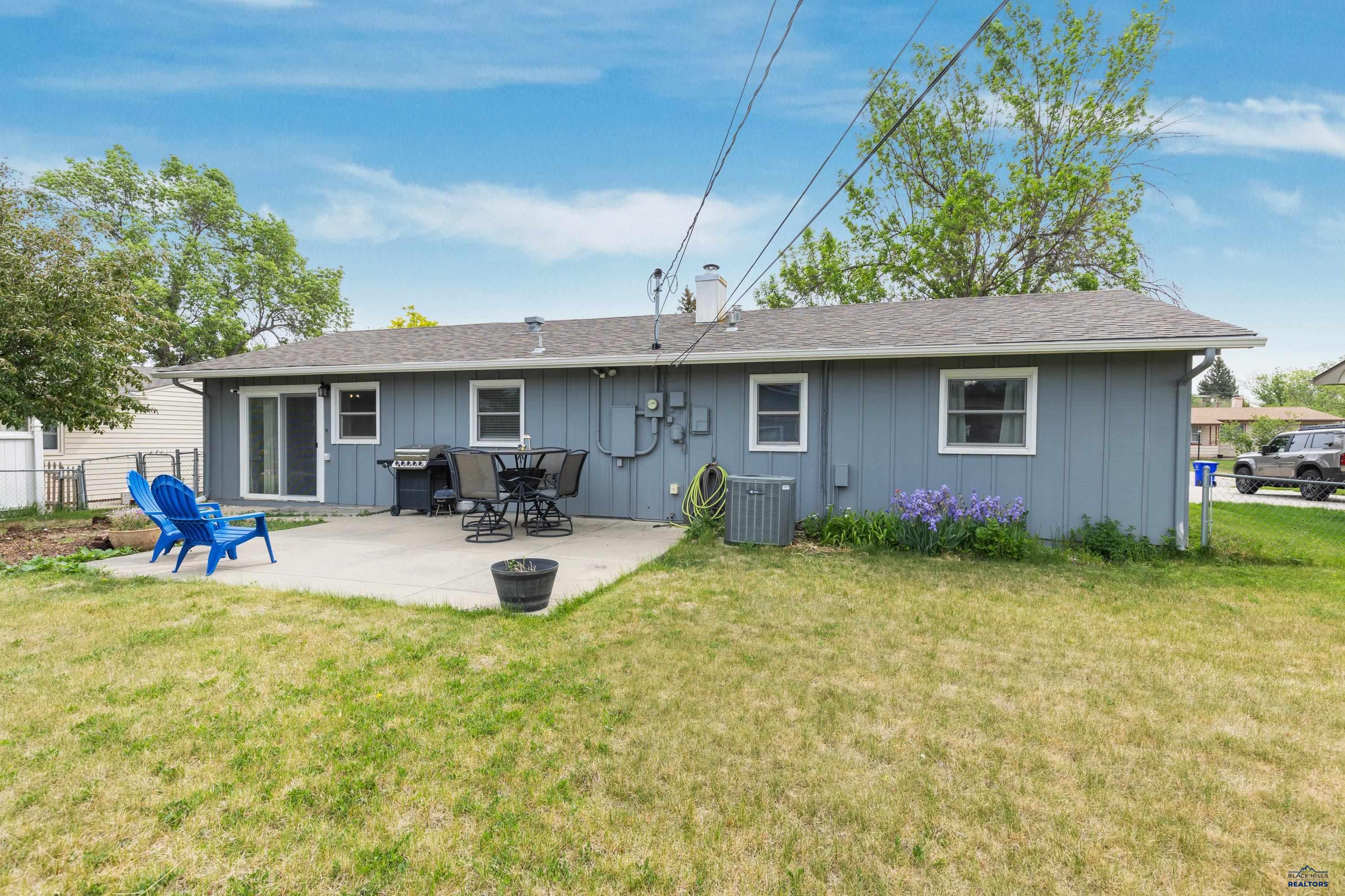 2727 OAK AVE