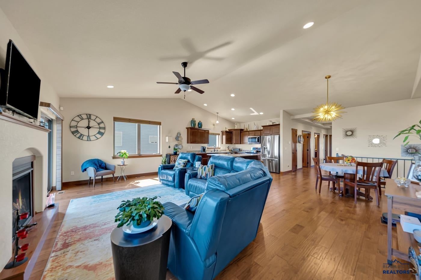 185 ENCHANTMENT RD