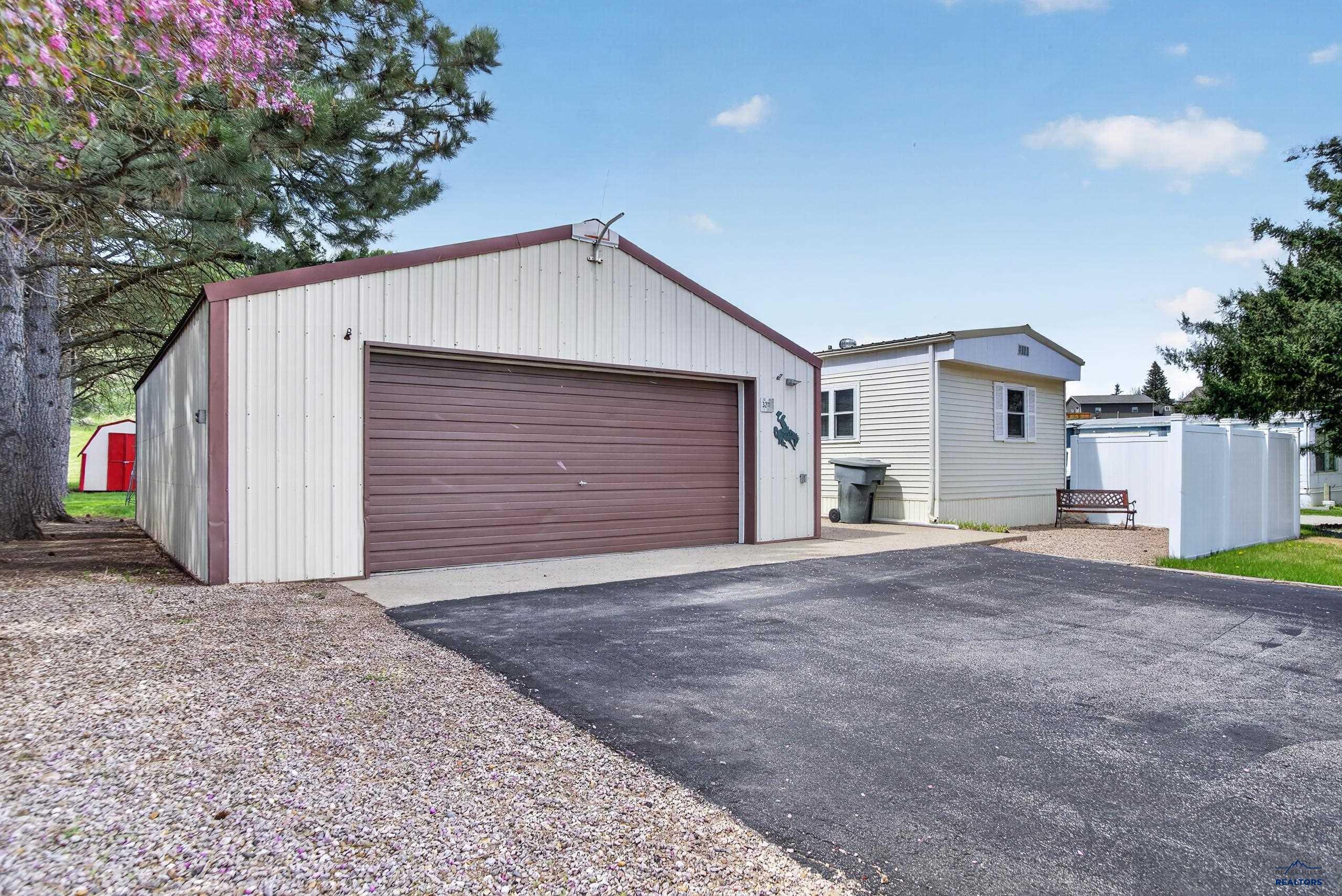 3211 VANOCKER DR