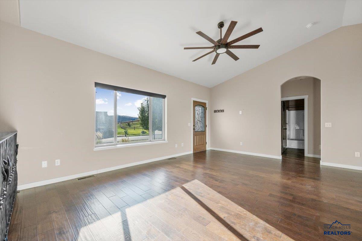 1722 IRON HORSE LOOP