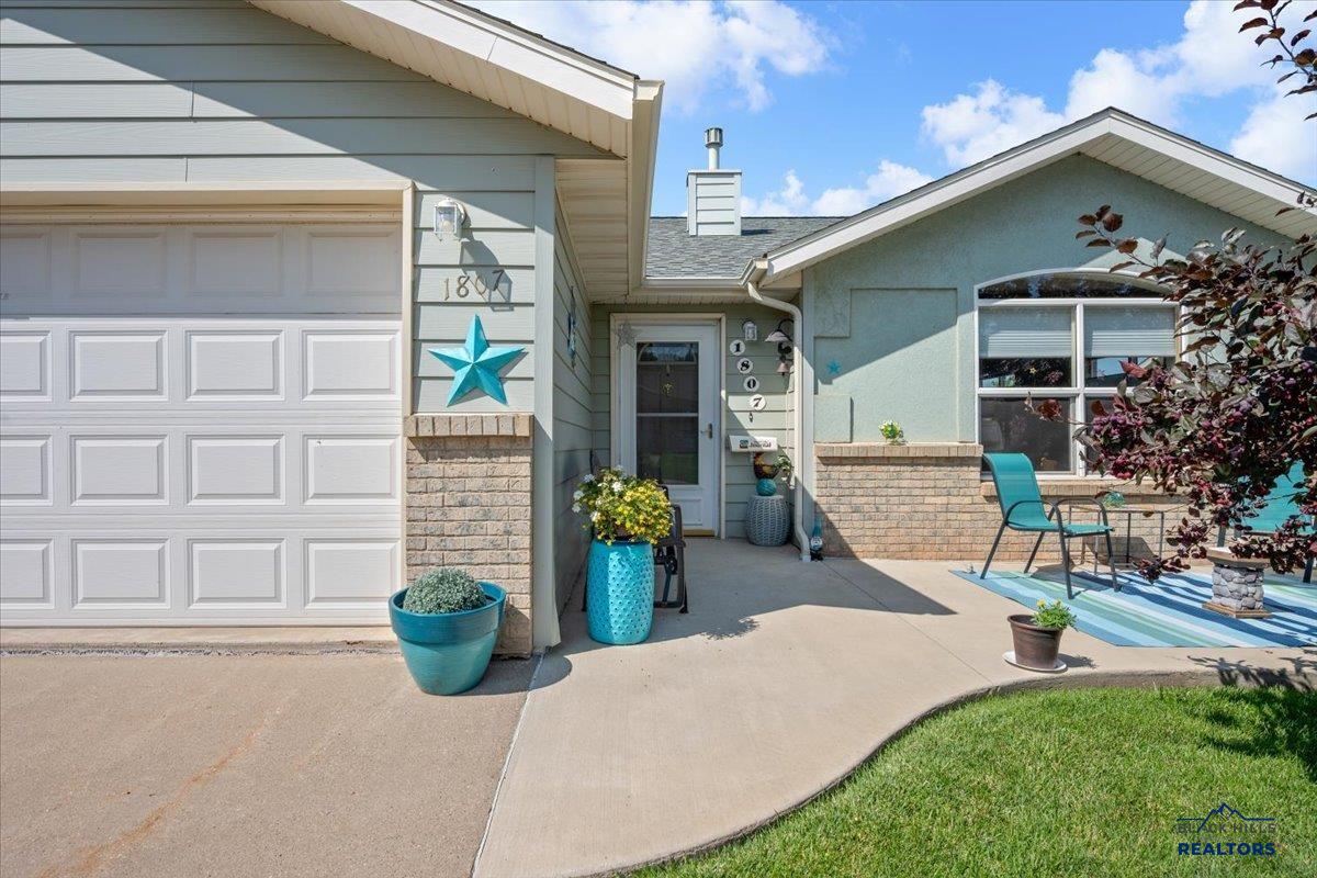 1807 WINDMILL DR