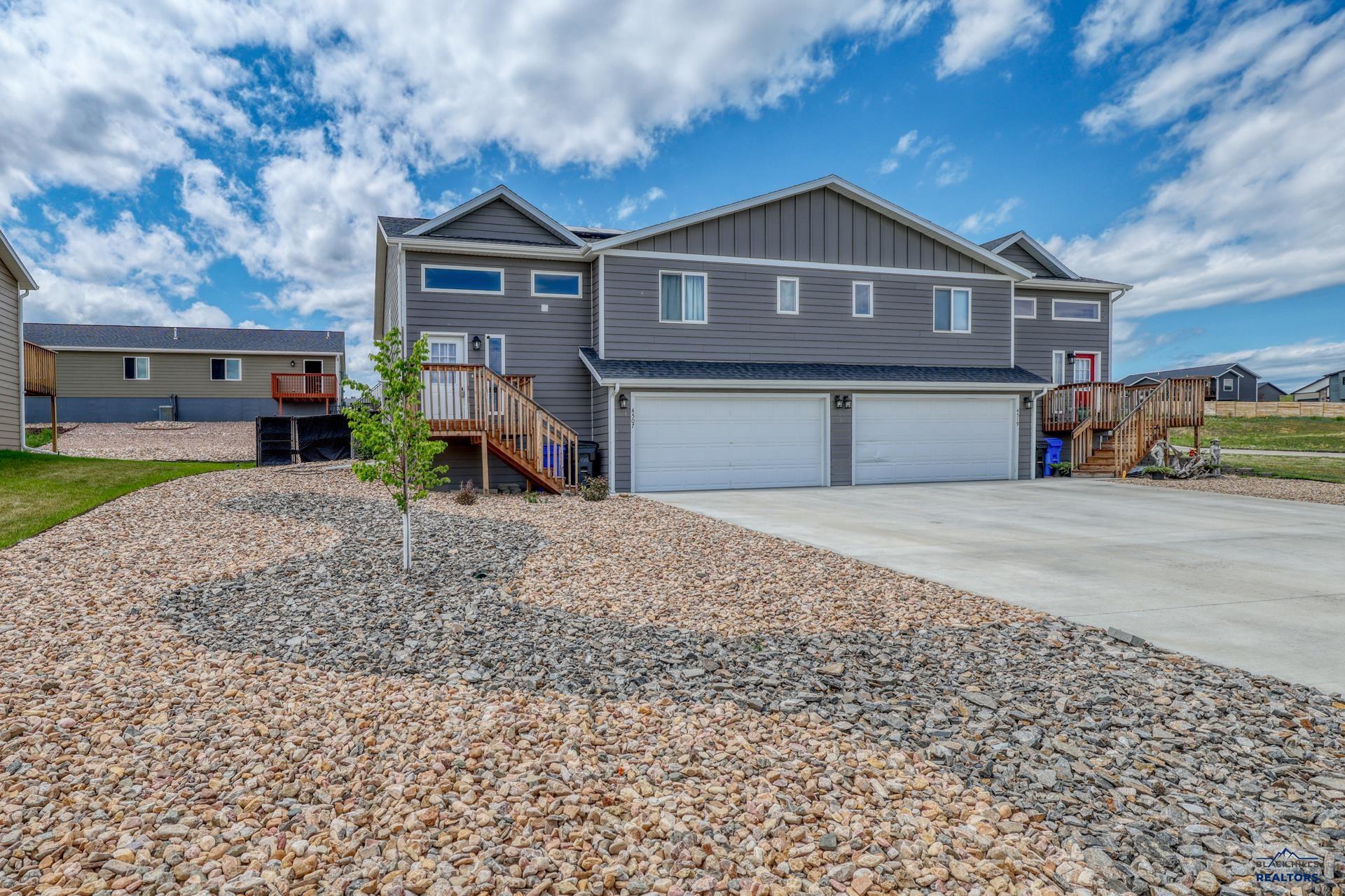 4507 MISTY WOODS LN