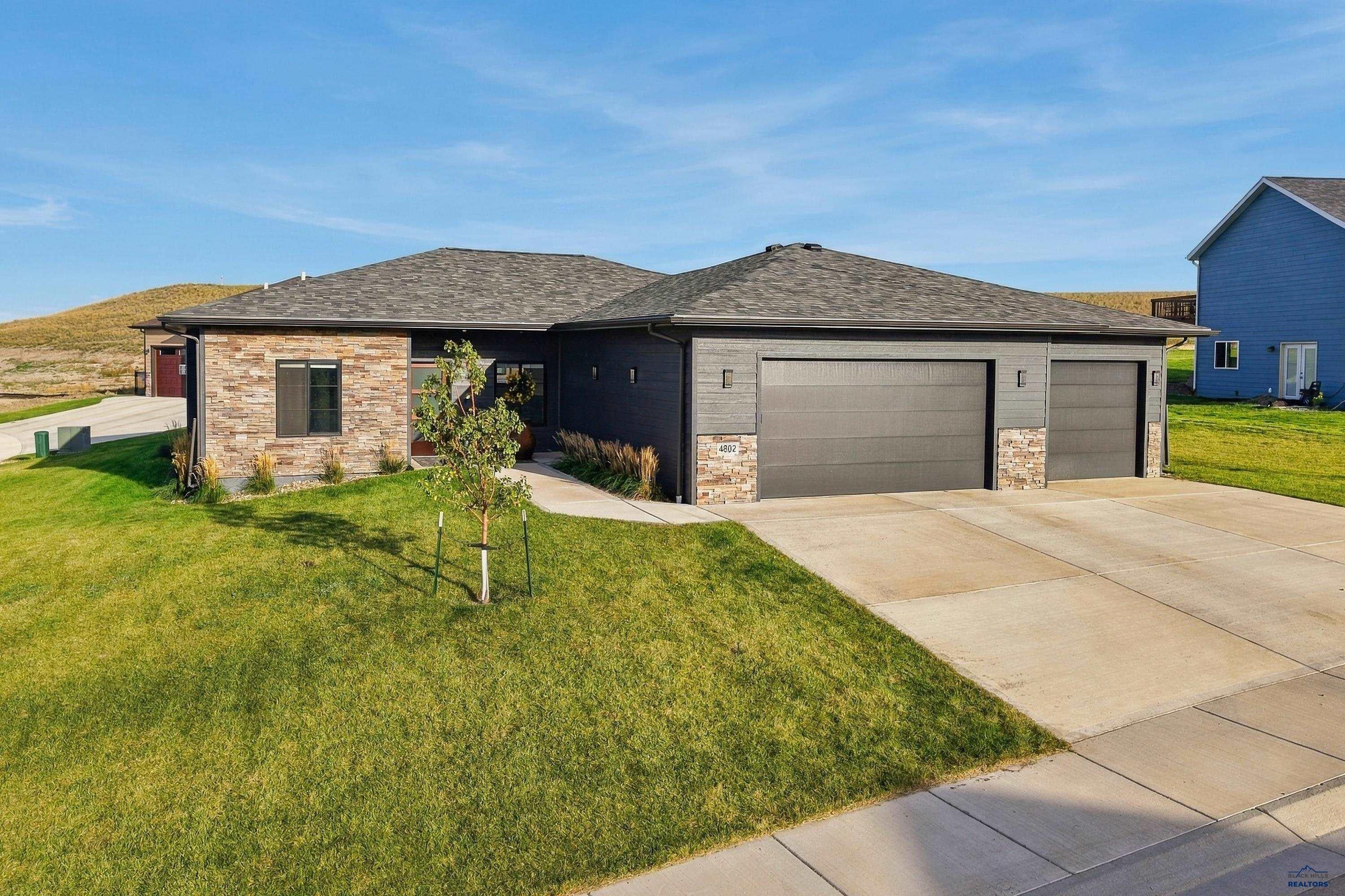4802 PAPILLION DR