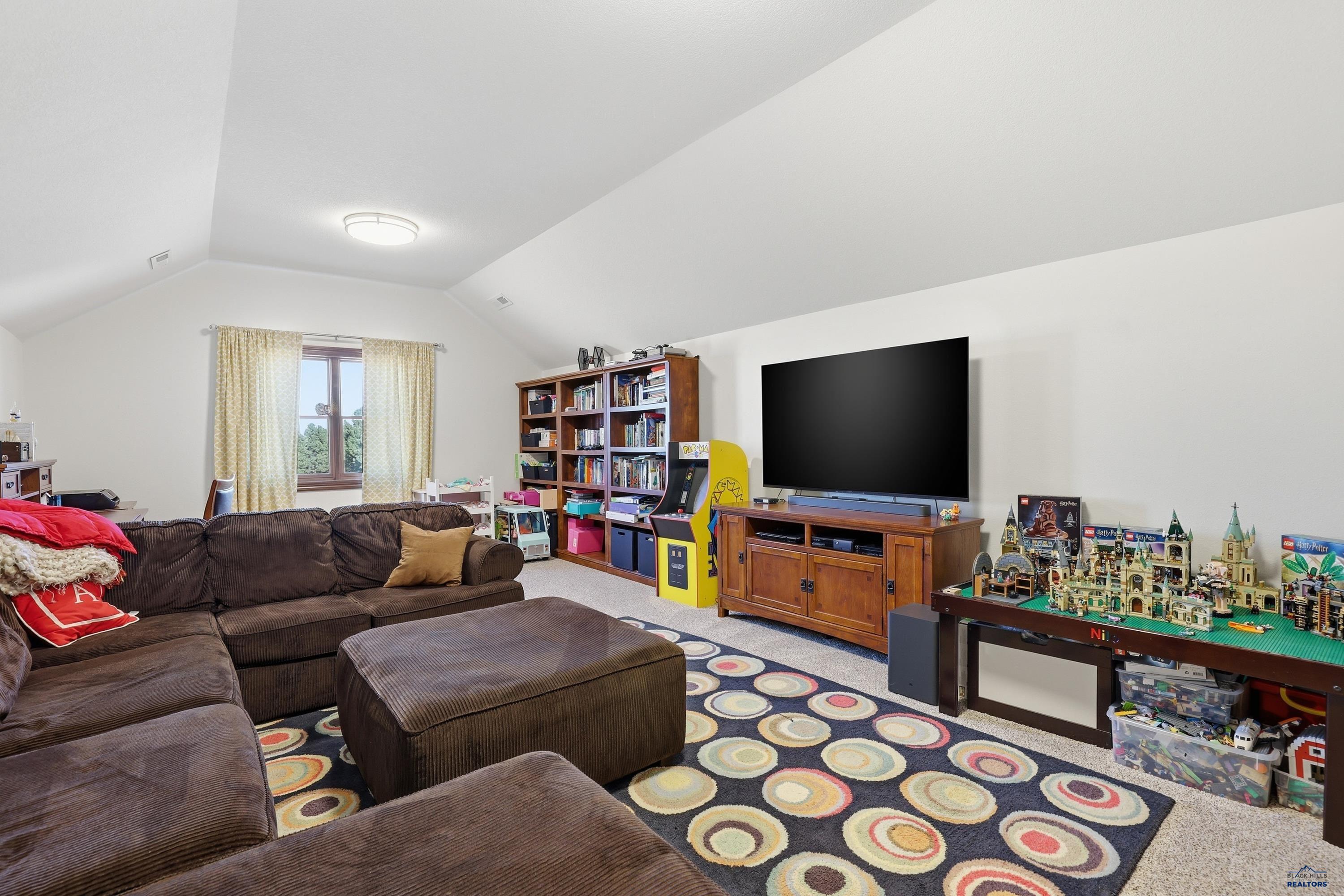 Rapid City, South Dakota, 57702, United States, 5 Bedrooms Bedrooms, ,5 BathroomsBathrooms,Residential,Active,2011458