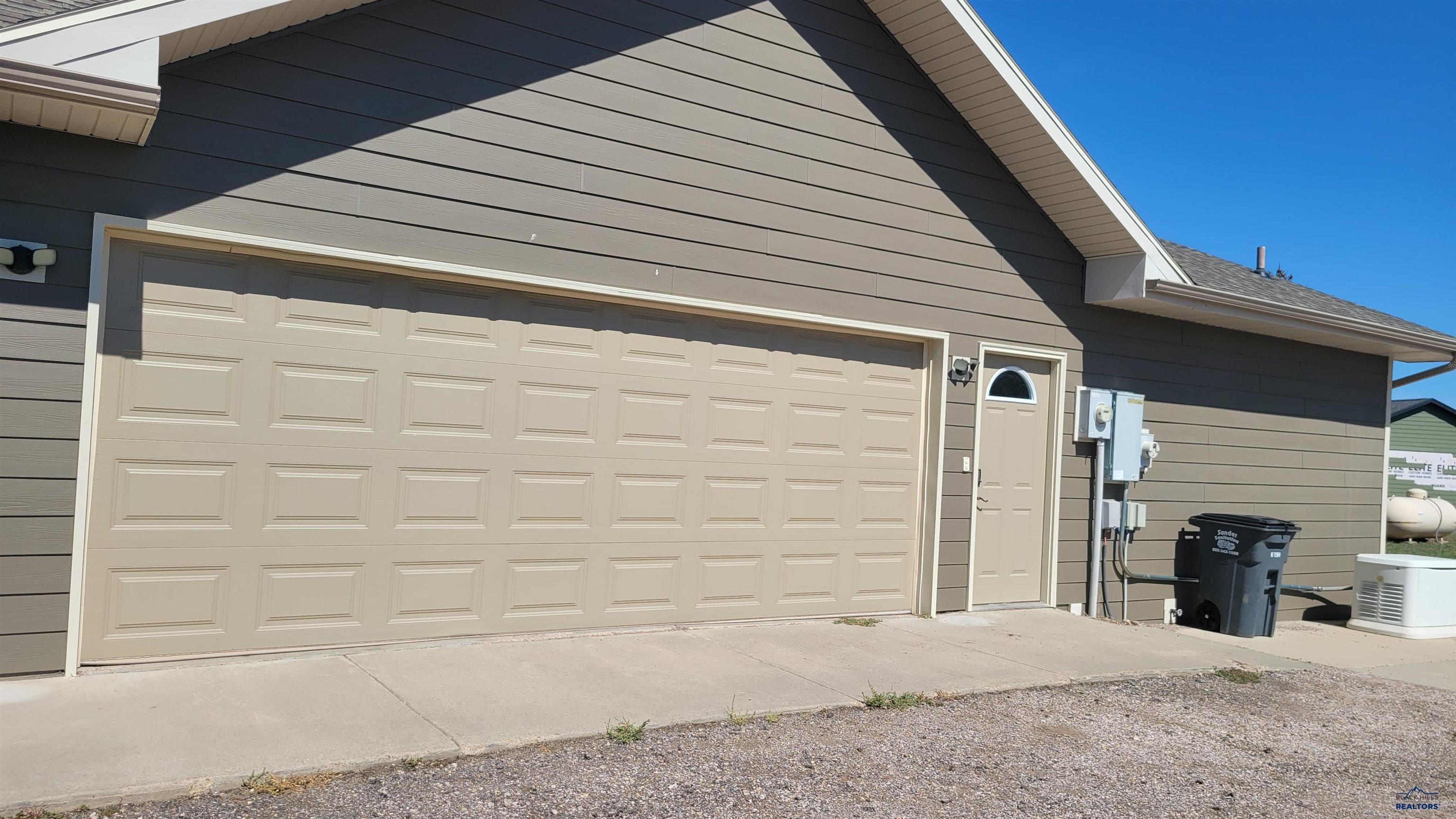 509 TRAIL DR