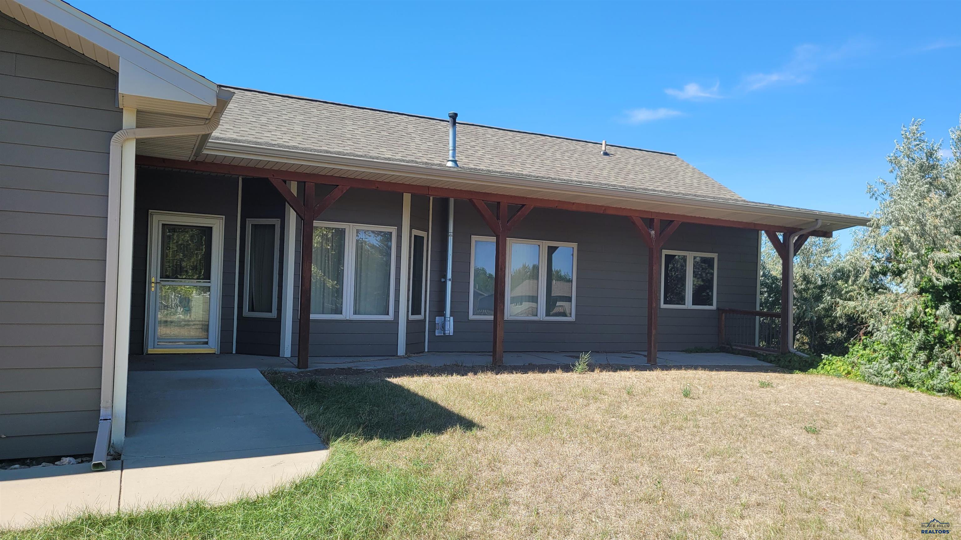 509 TRAIL DR