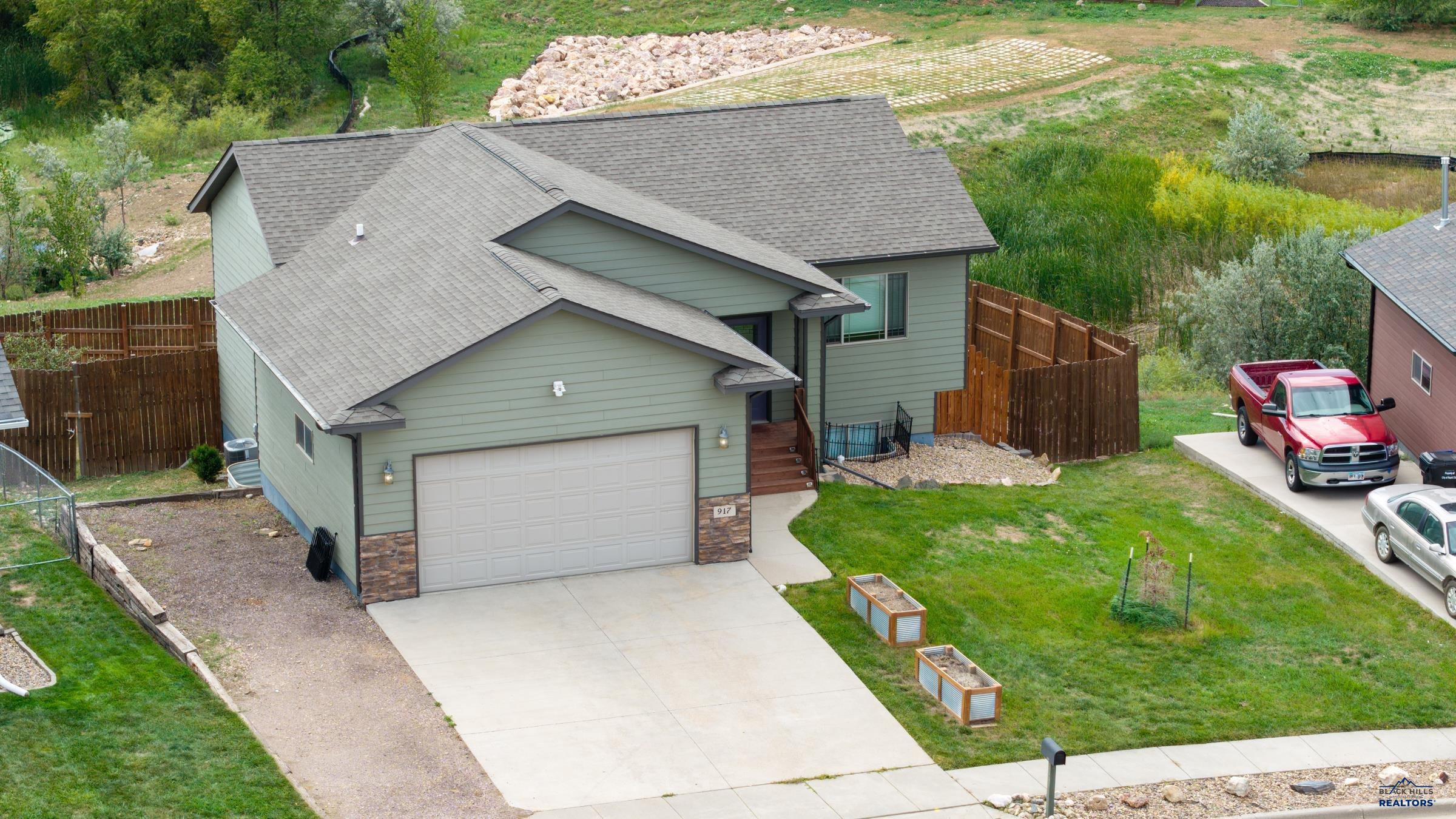 917 HAAKON ST