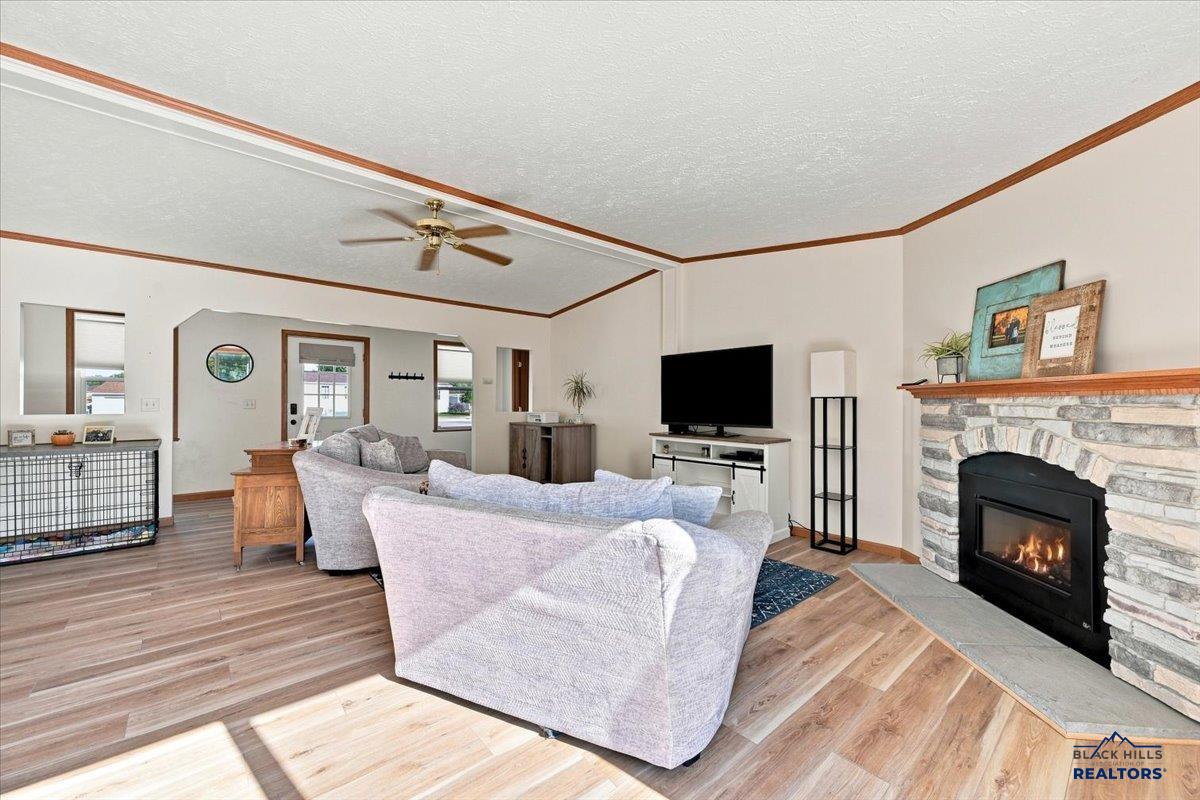 1219 Snowy Peak Lane