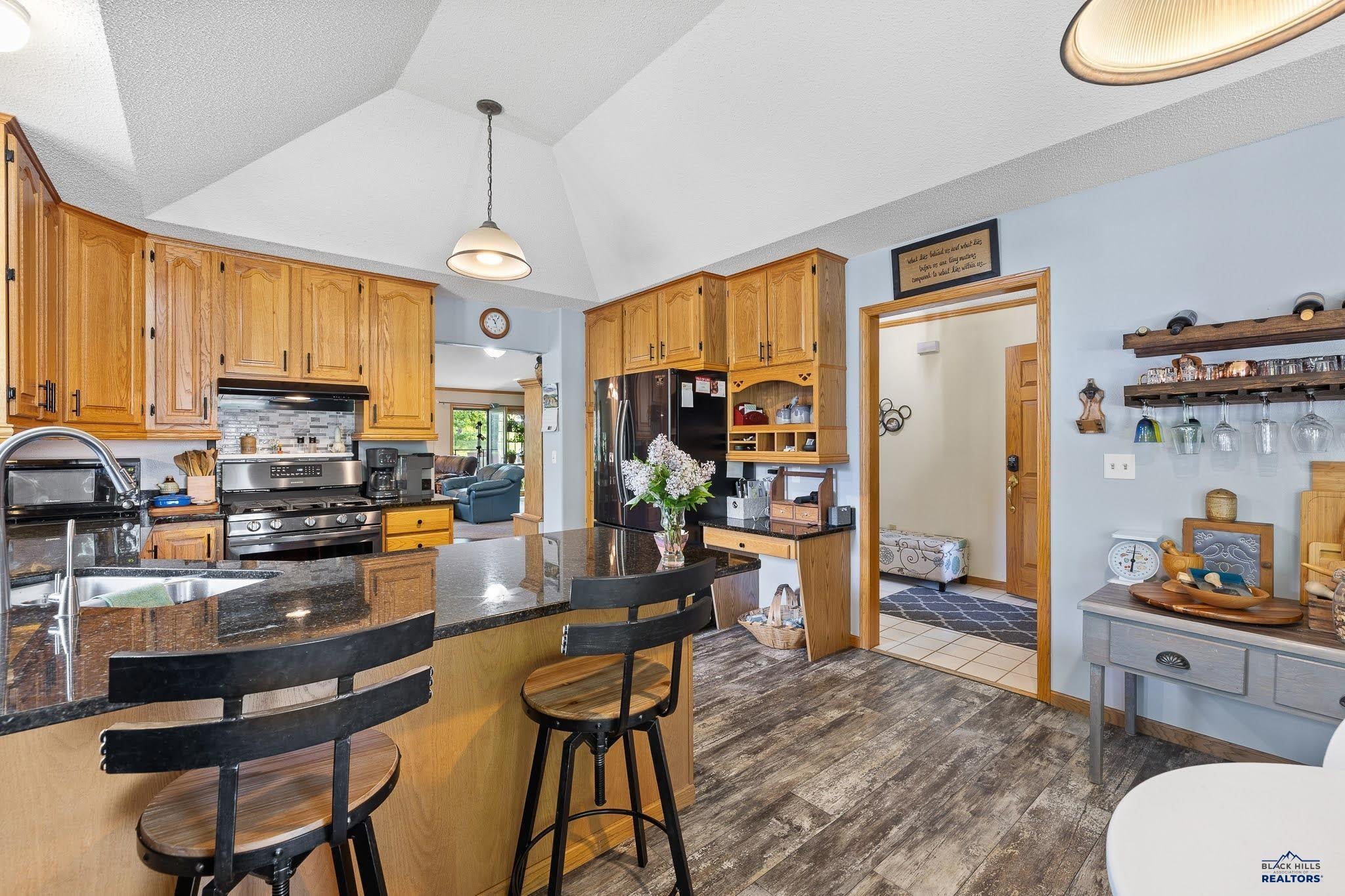 2469 BROADMOOR CT