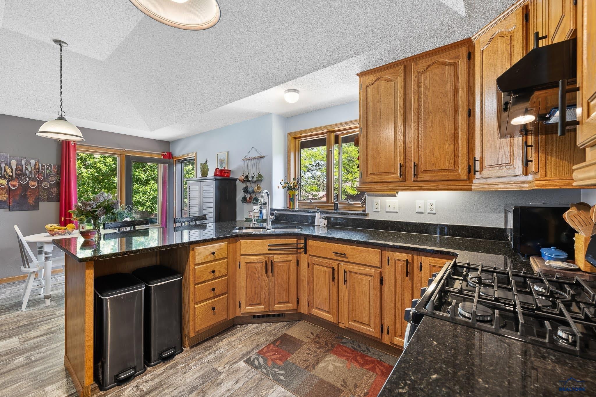 2469 BROADMOOR CT