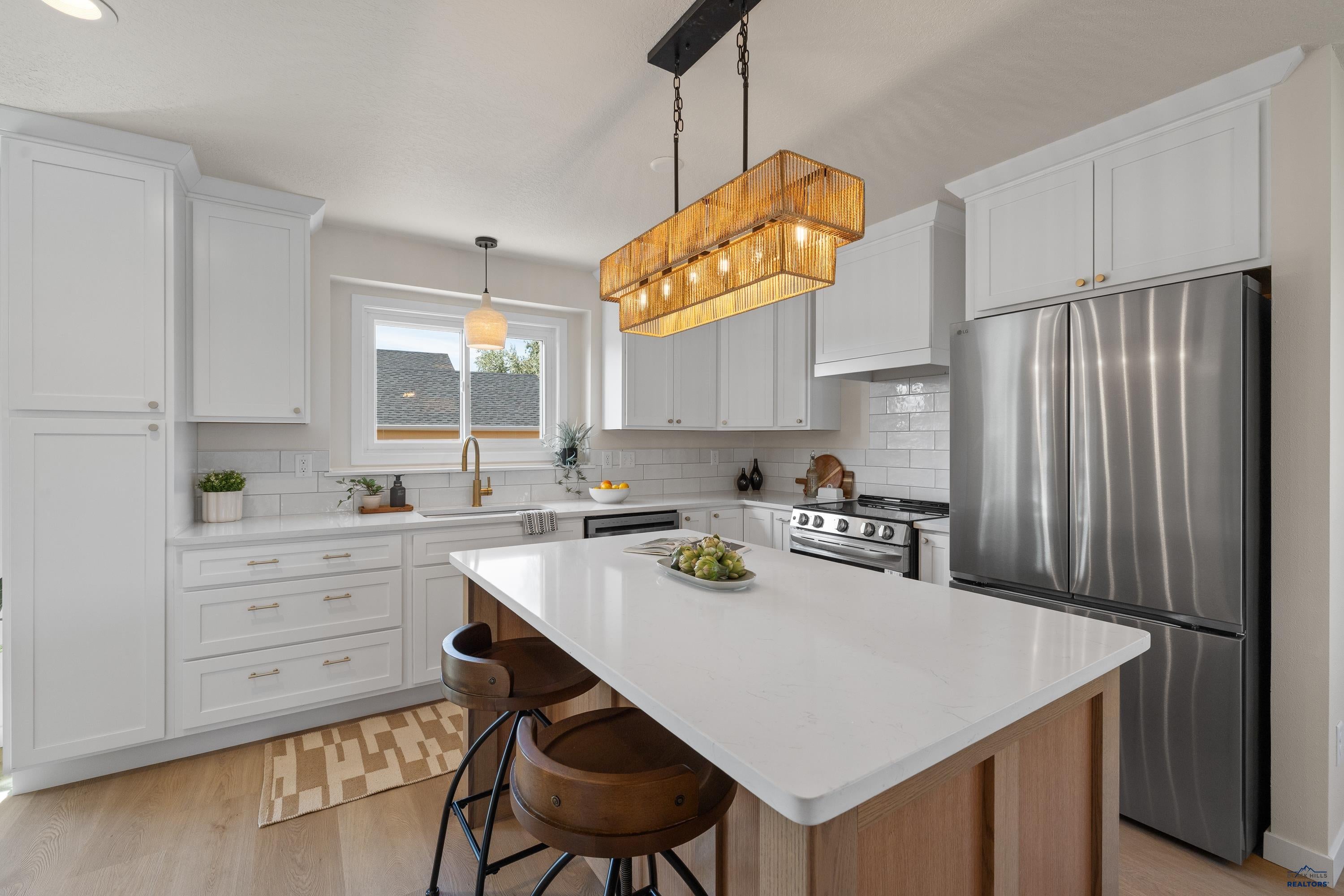 3109 CADILLAC DR