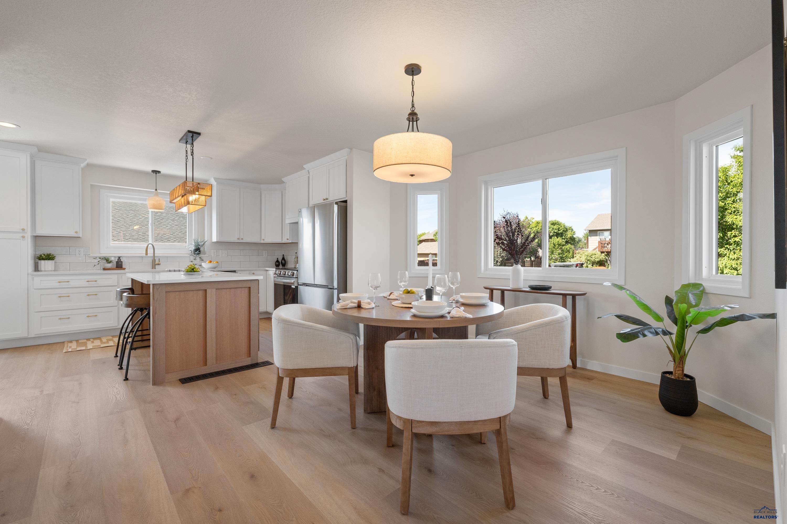 3109 CADILLAC DR